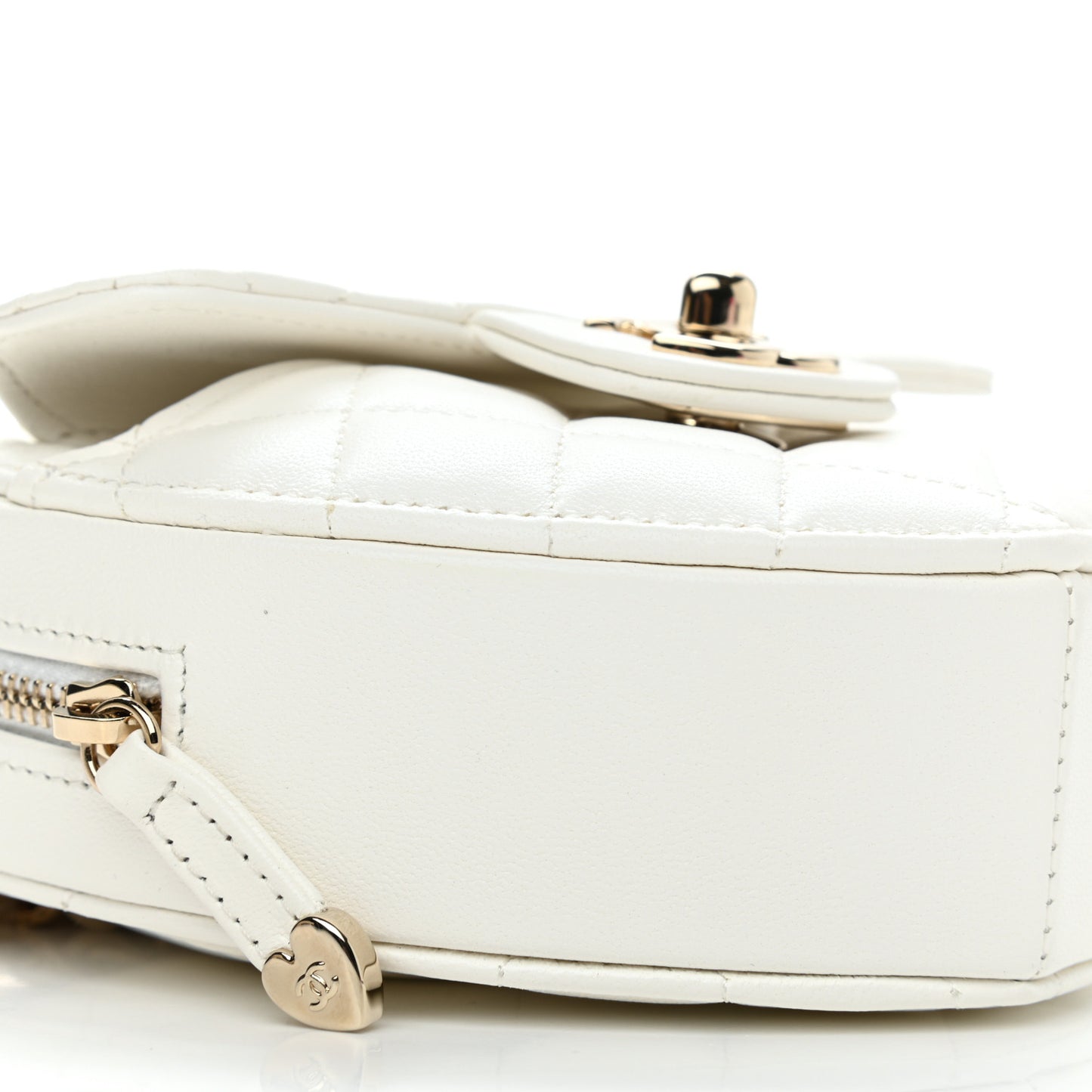 Lambskin Quilted CC In Love Heart Clutch With Chain White