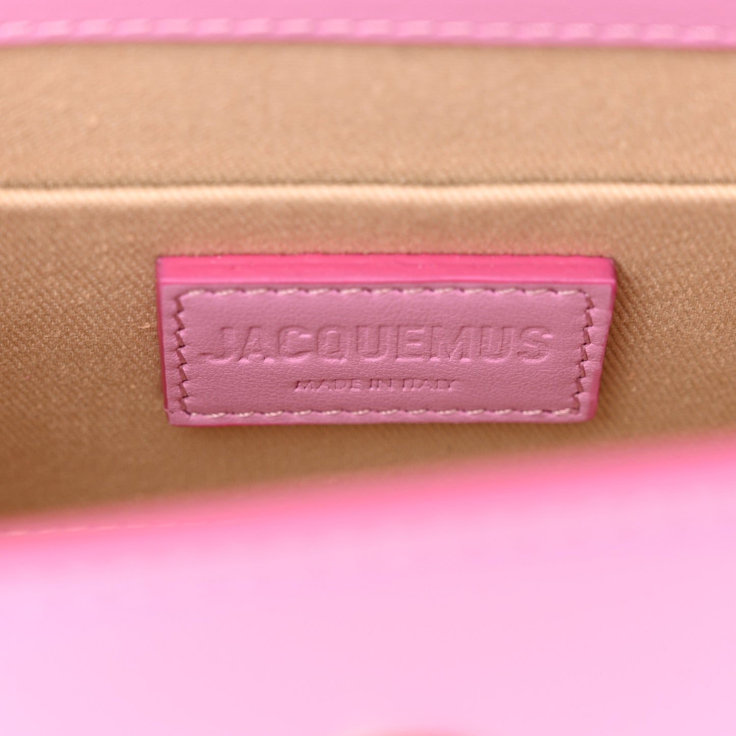 Smooth Calfskin Le Chiquito Moyen Light Pink