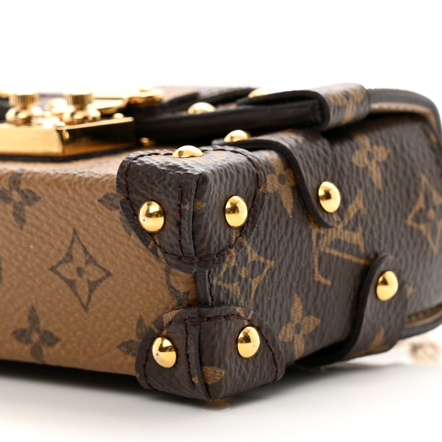 Reverse Monogram Essential Trunk NM