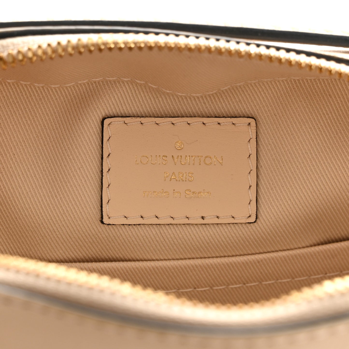 Monogram Saintonge Creme