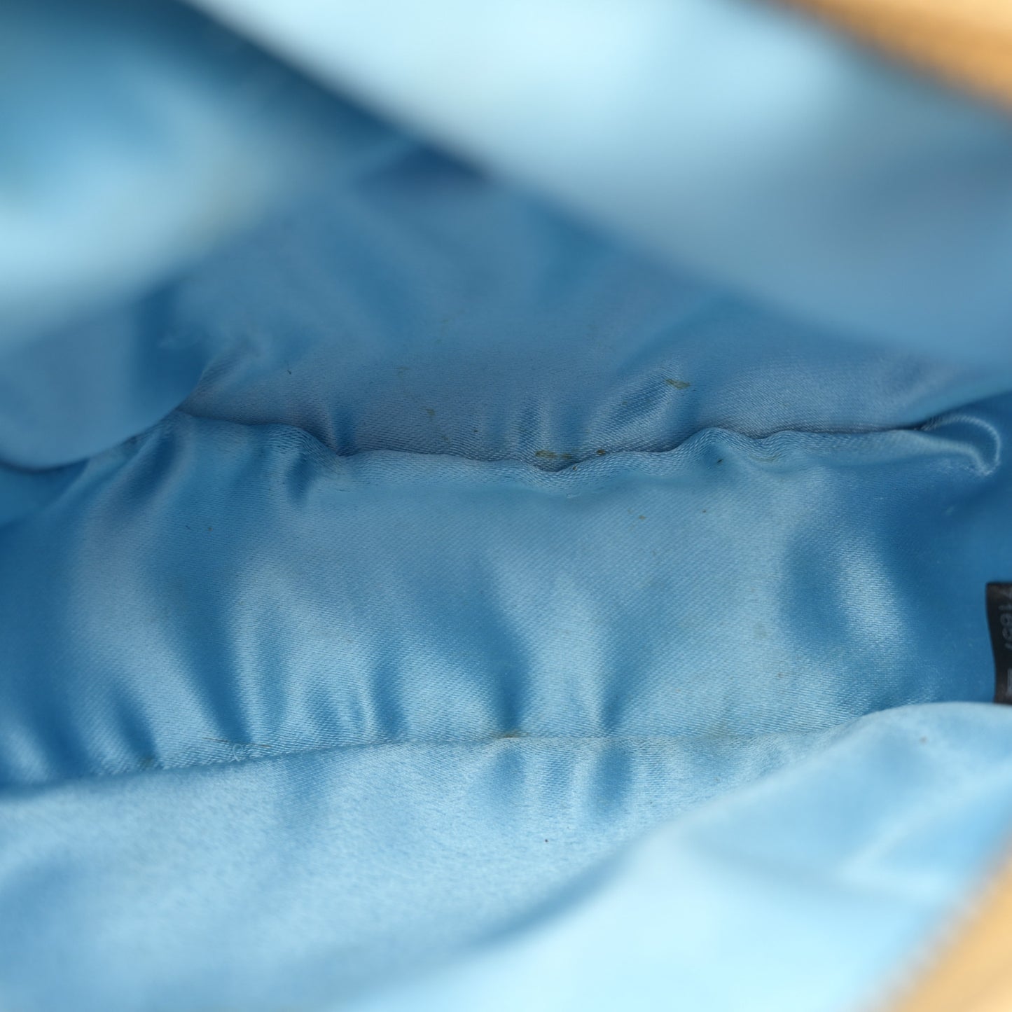 Metallic Nappa Matelasse Heart Mini GG Marmont Round Shoulder Bag Oro Vecchio Rosa