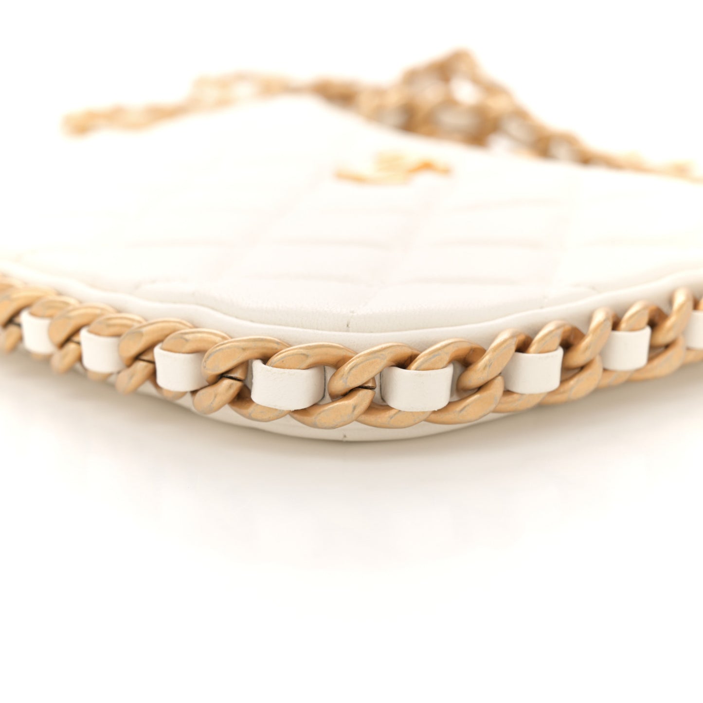 Shiny Crumpled Lambskin Quilted Trendy Chain Around Hobo White