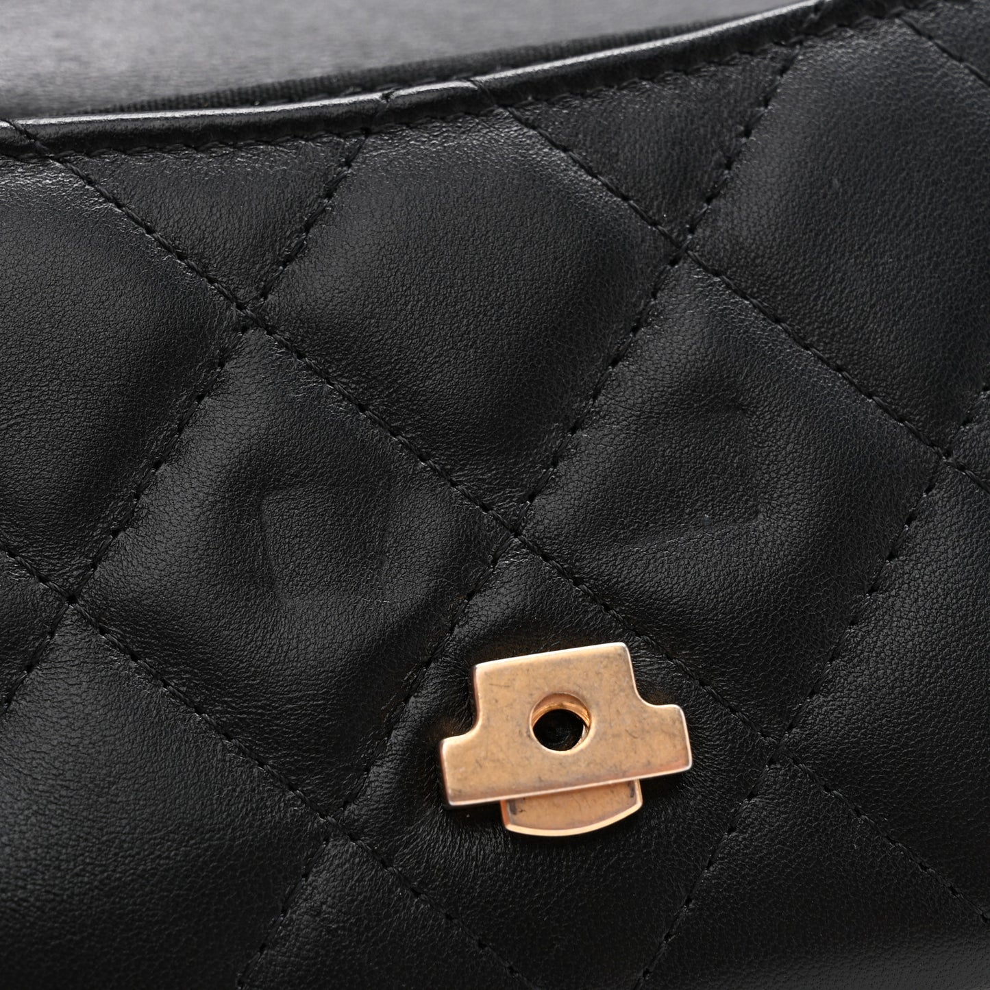 Lambskin Quilted CC Chic Flap Card Holder Black Gold