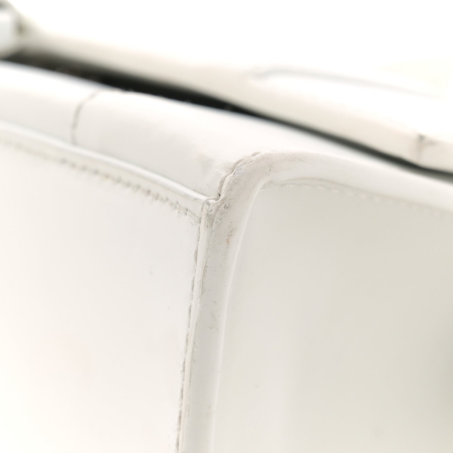 Shiny Box Calfskin Tonal B Small Hourglass Top Handle Bag White