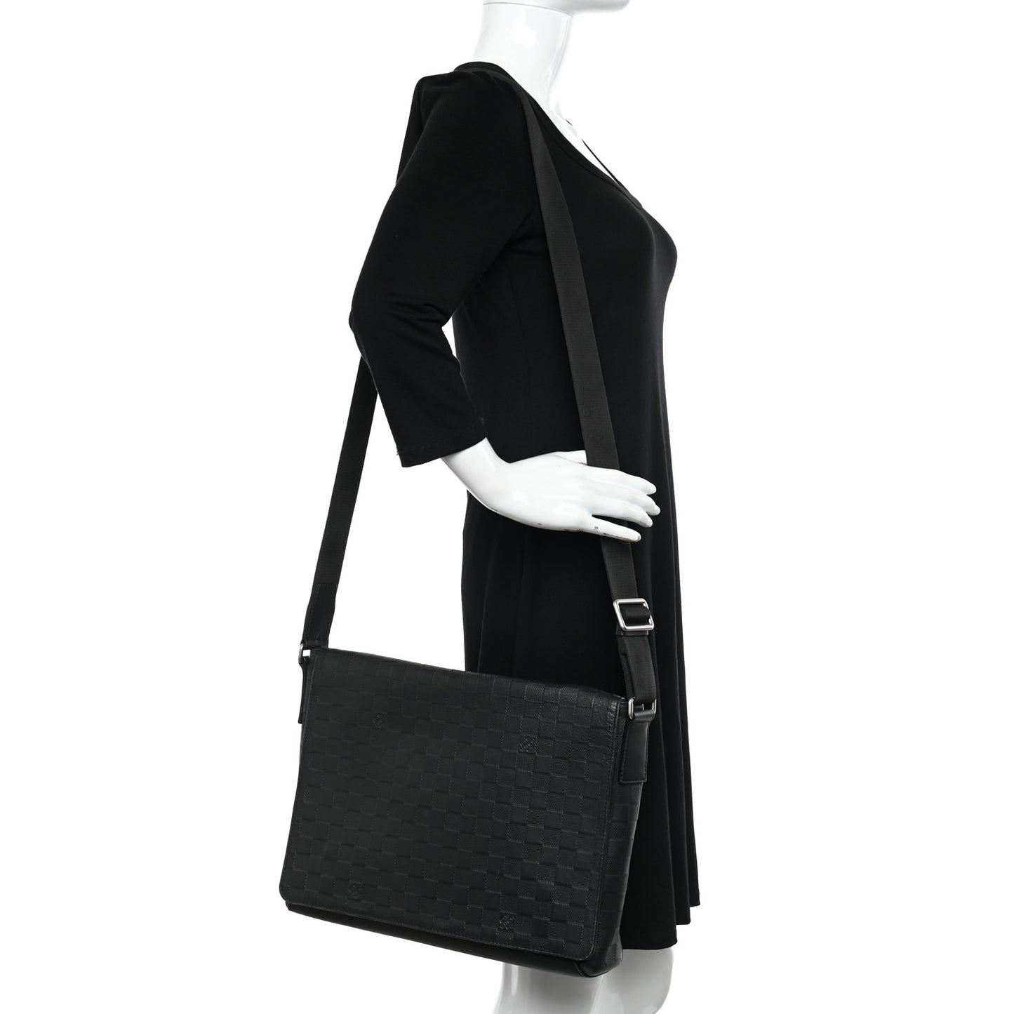 Damier Infini District MM Onyx