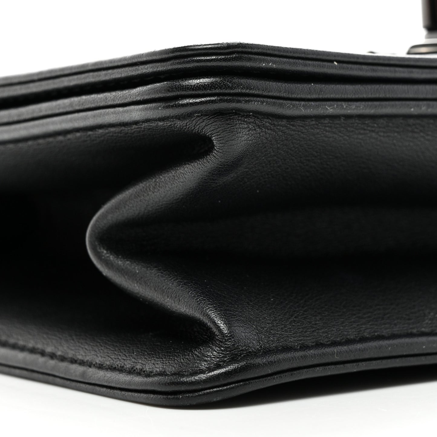 Calfskin Mini Propeller Flap Black