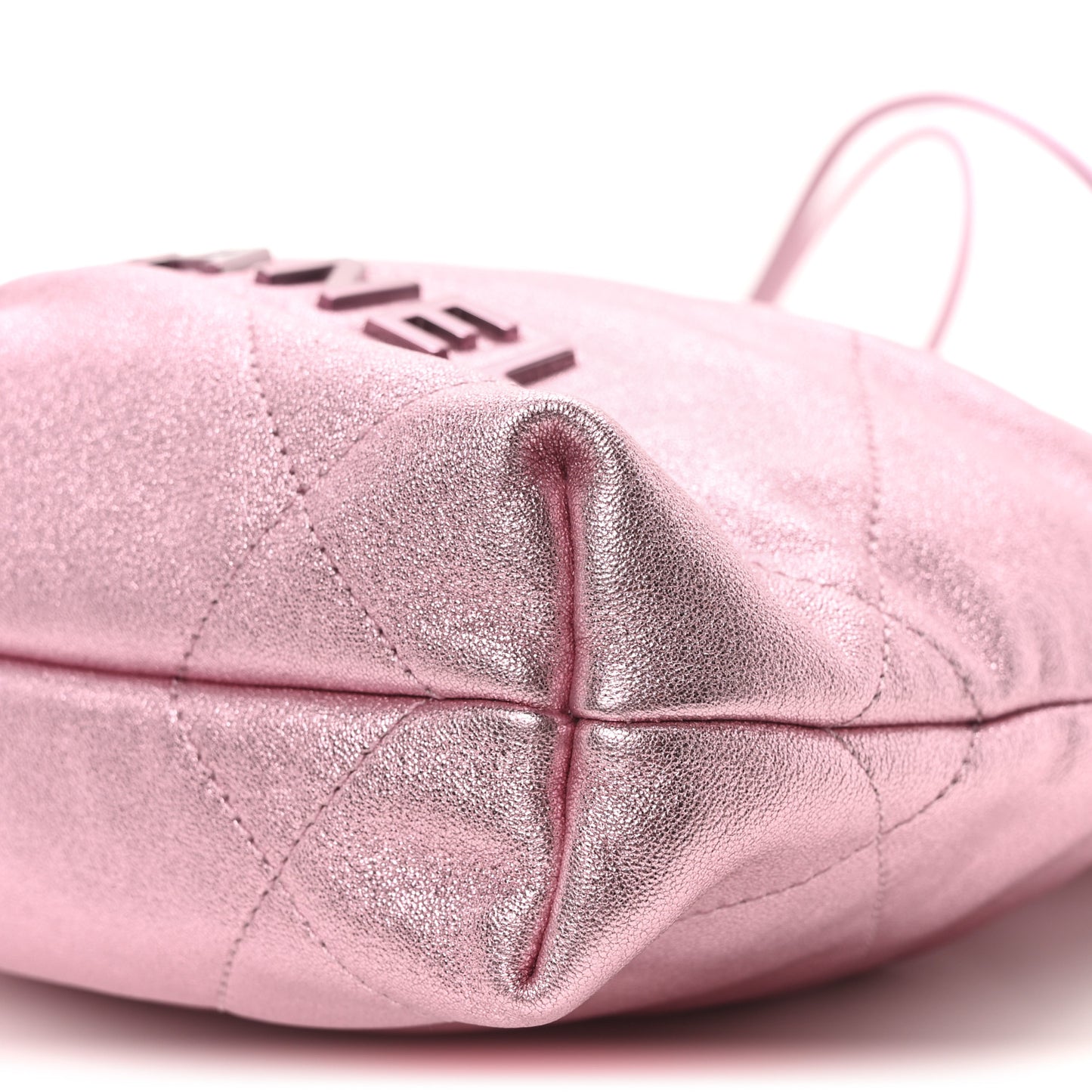 Metallic Lambskin Lacquered Monochrome Quilted Mini Chanel 22 Pink