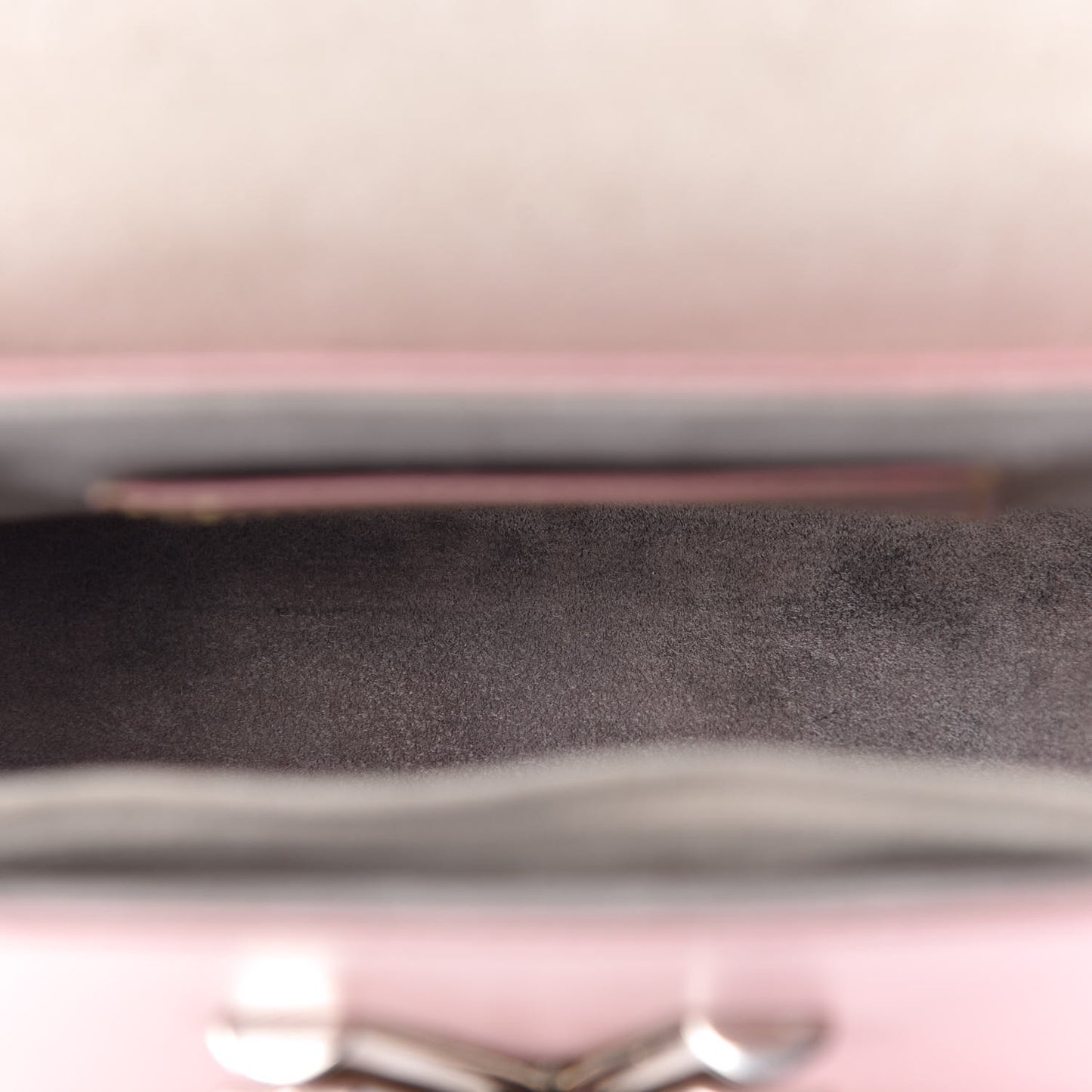 Epi Twist Shoulder Bag MM Rose Ballerine