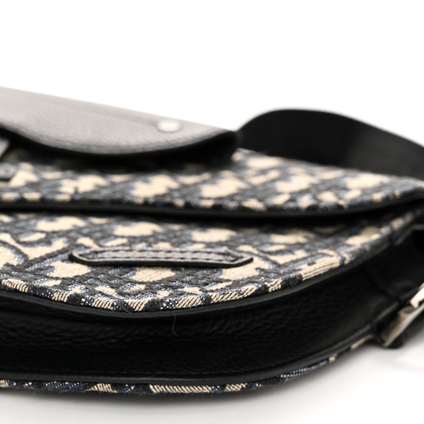 Oblique Saddle Messenger Pouch Beige Black