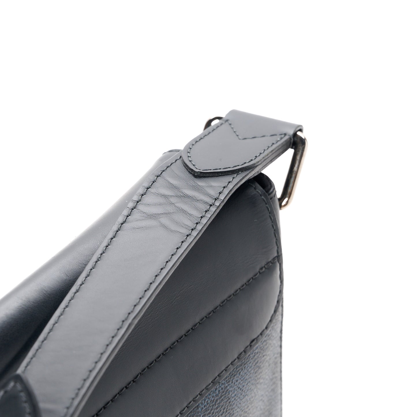 Damier Cobalt Newport Messenger MM