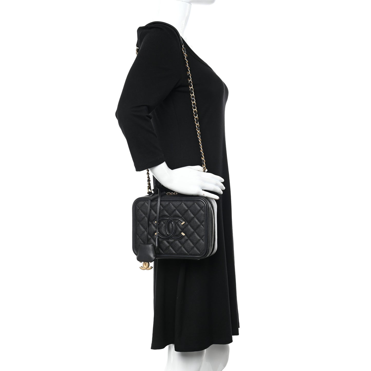 Caviar Quilted Medium CC Filigree Vanity Case Black