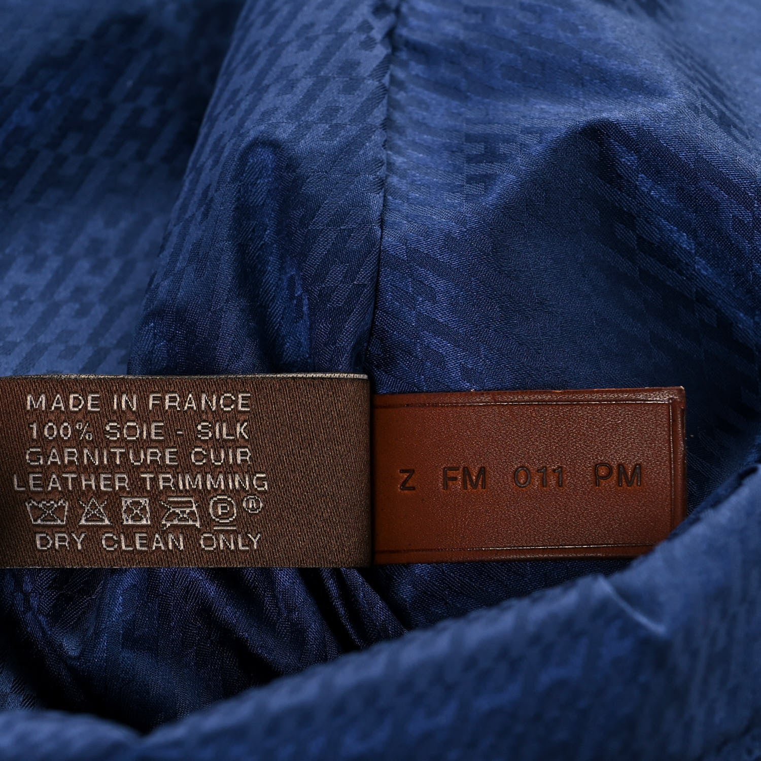 Hermes Technical Silk H en Bias Travelsilk Cube MM Bleu Saphir Fauve 7 of 13