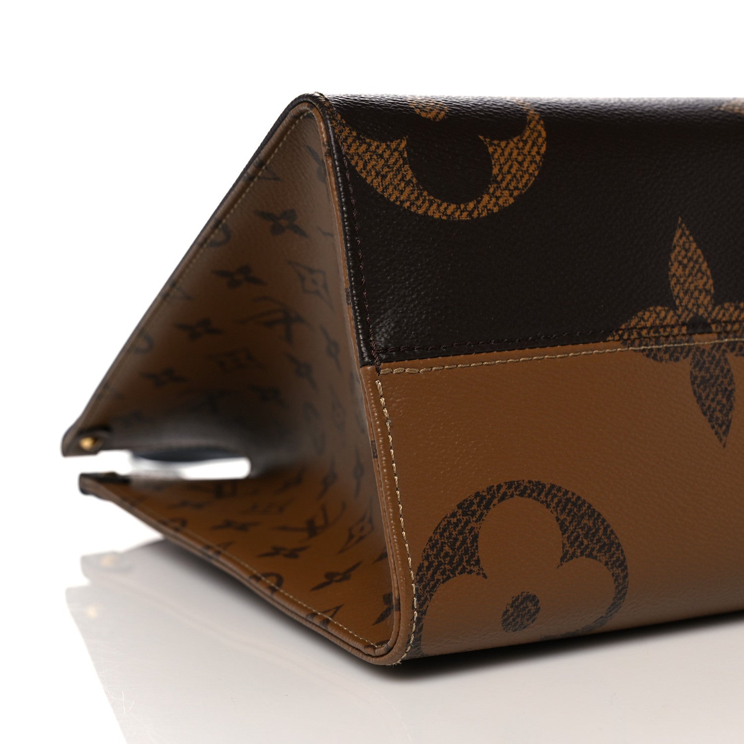 Louis Vuitton Reverse Monogram Giant Onthego MM 7 of 9