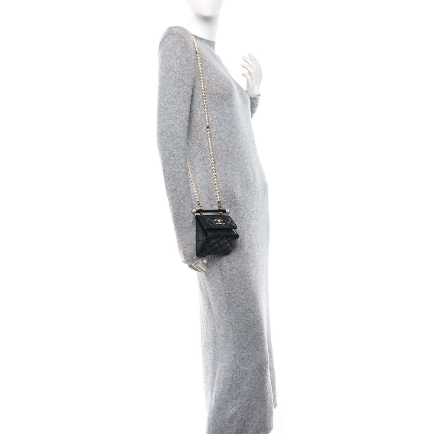 Lambskin Quilted Pearl Pyramid Clutch With Chain Black