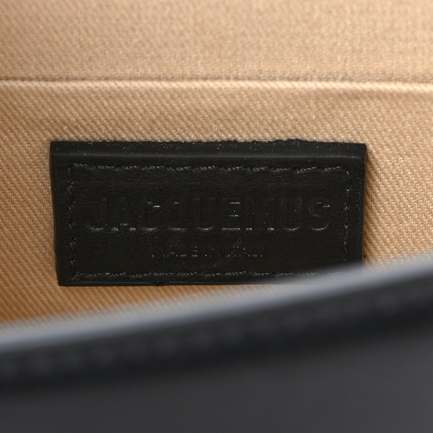 Smooth Calfskin Le Chiquito Moyen Black