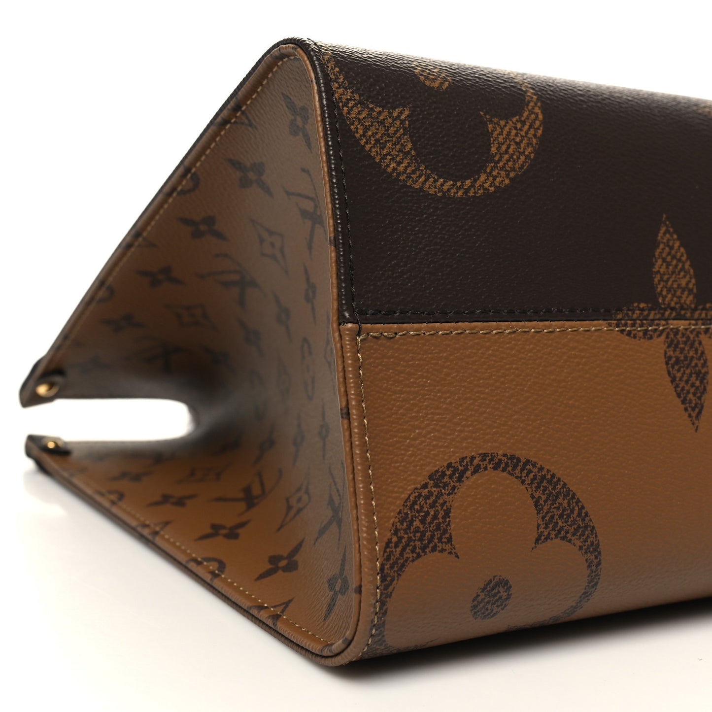 Reverse Monogram Giant Onthego MM