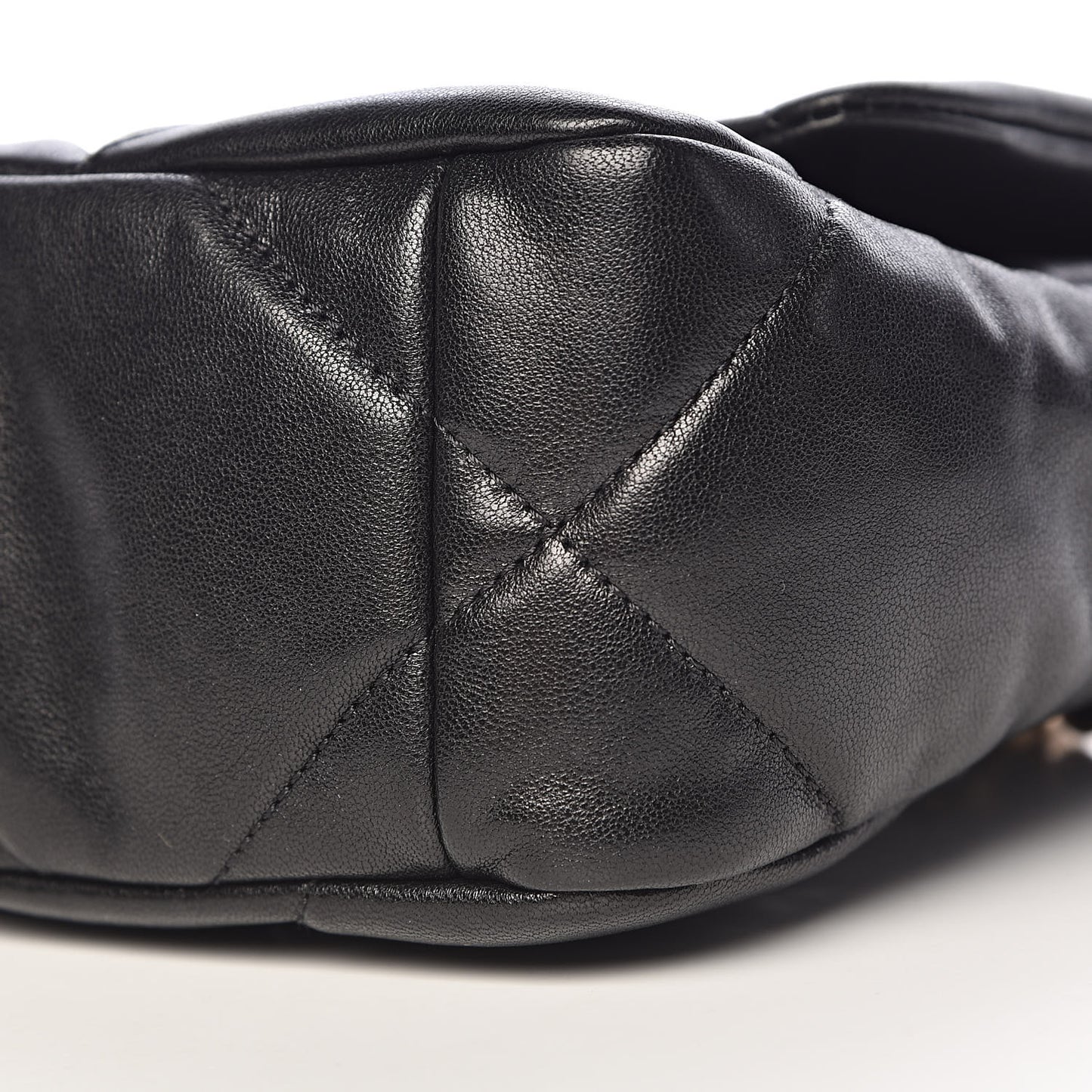 Lambskin Quilted Medium 19 Flap Black