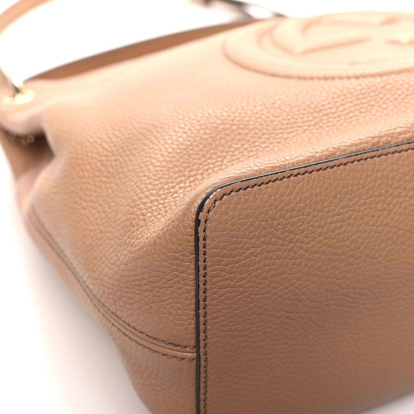 Pebbled Calfskin Large Soho Hobo Camelia