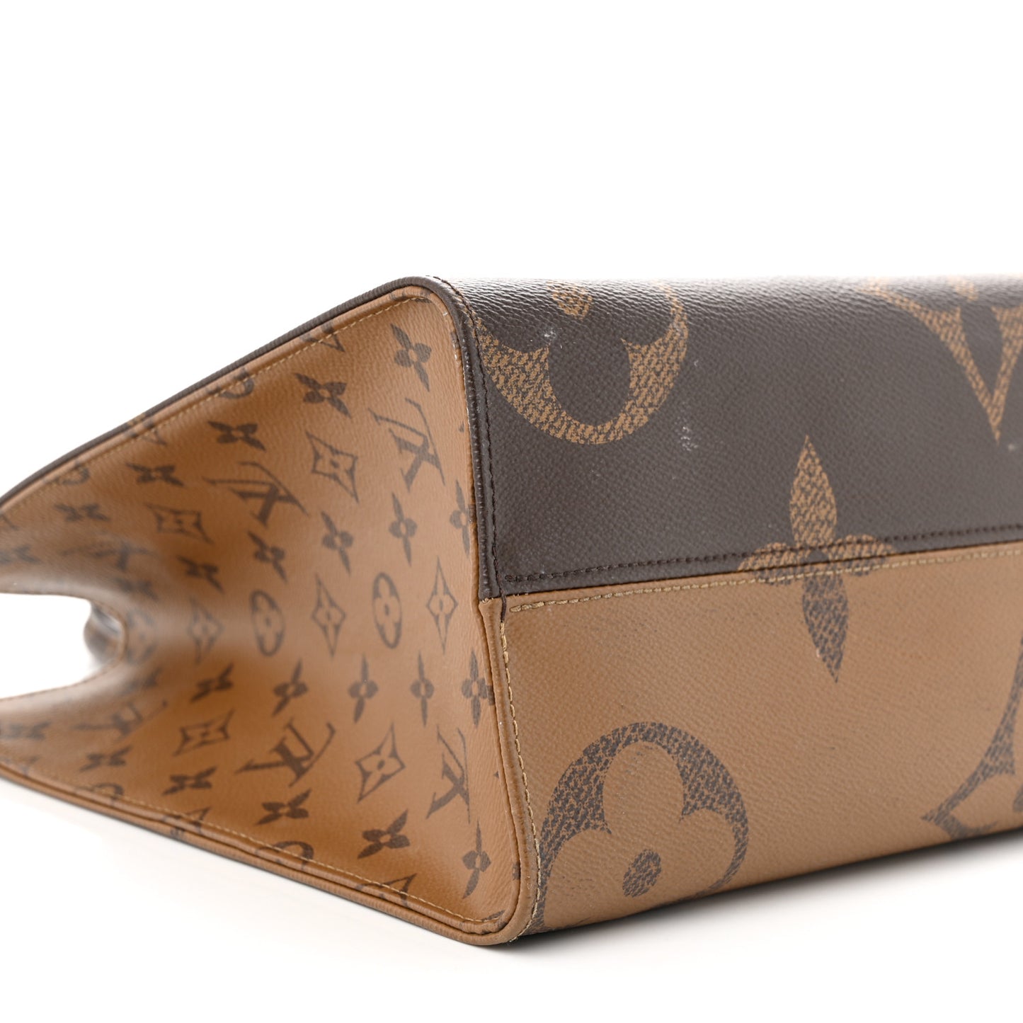 Reverse Monogram Giant Onthego MM