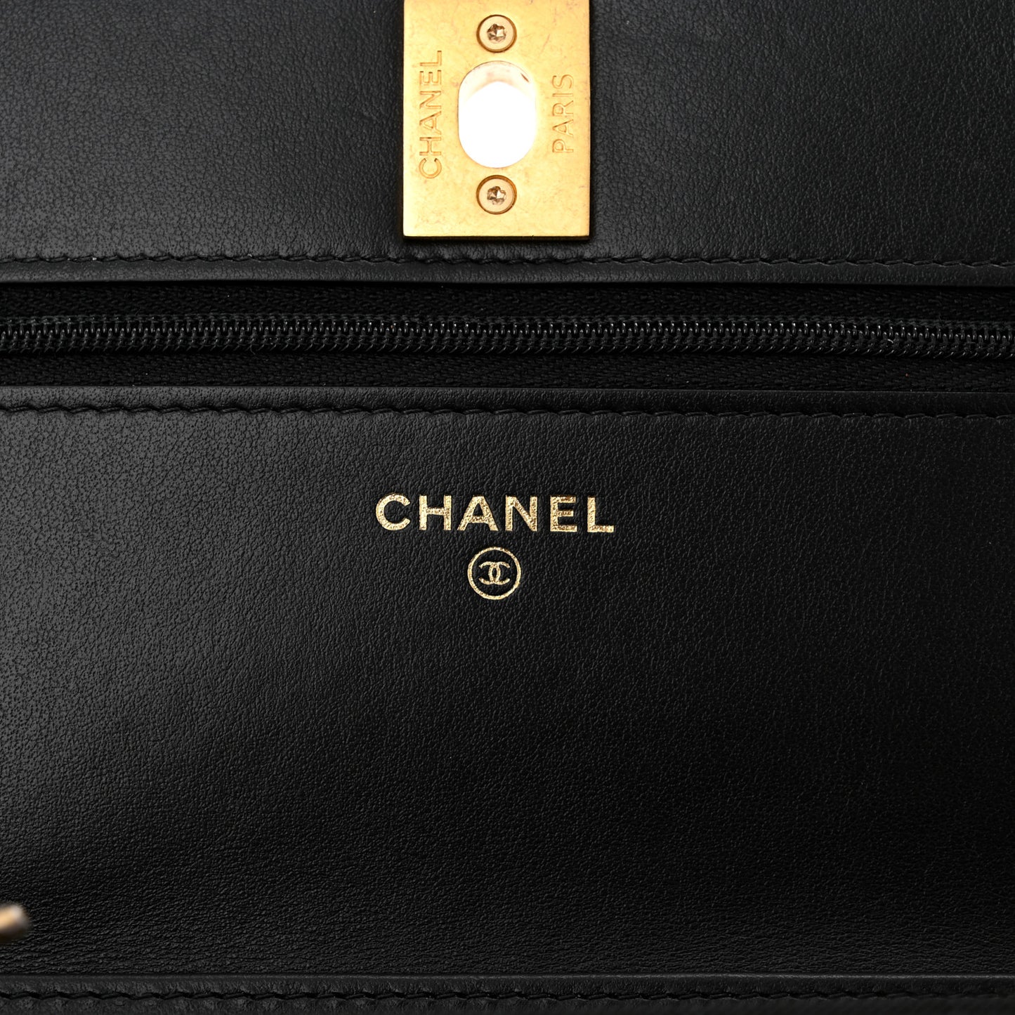 Pearly Caviar Quilted Fit For You Wallet On Chain WOC Black