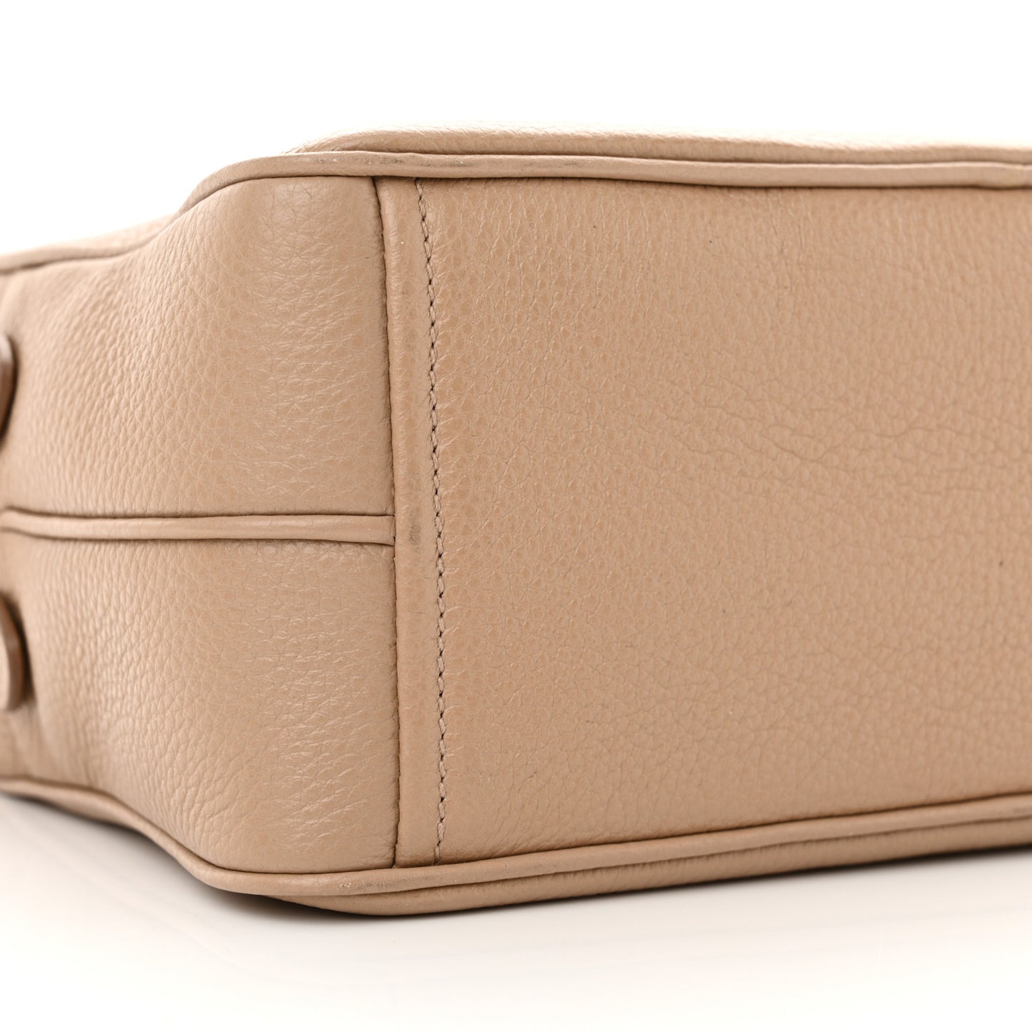 Vitello Phenix Camera Bag Cammeo