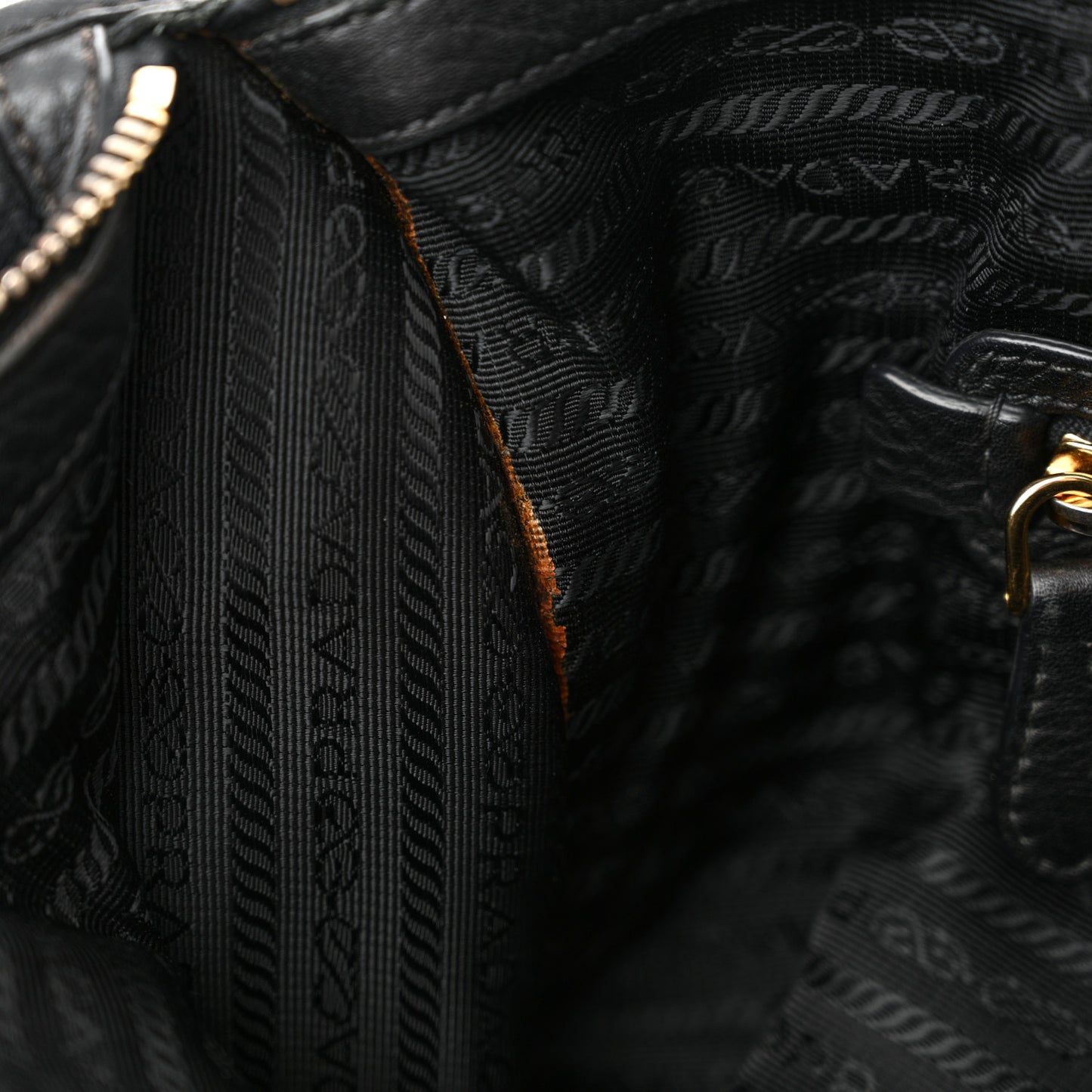 Vitello Daino Shopping Satchel Black