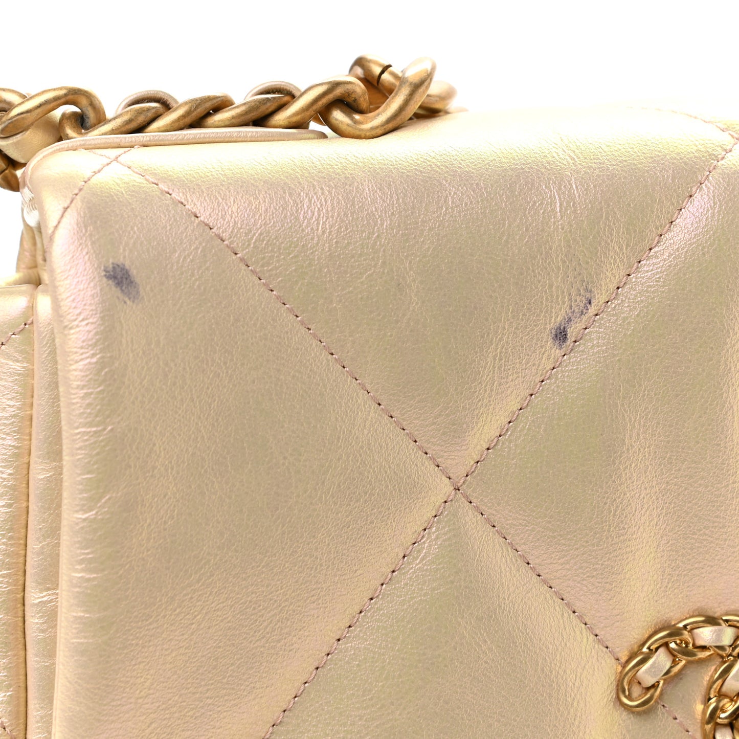 Iridescent Lambskin Quilted Medium Chanel 19 Flap Pink