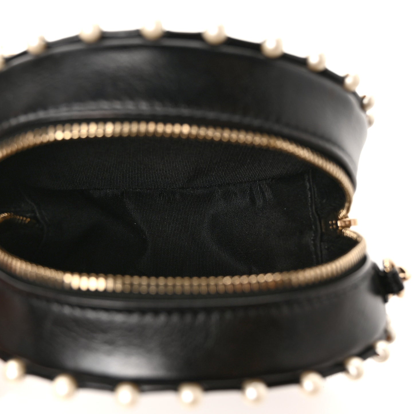 Calfskin Quilted Pearl Round Clutch With Chain Black