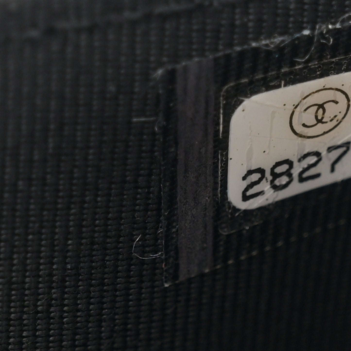 Lambskin Pyramid Wallet On Chain WOC Black