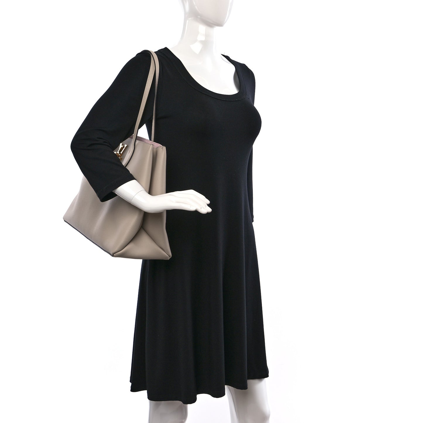 Grained Calfskin Lockme Shopper Greige