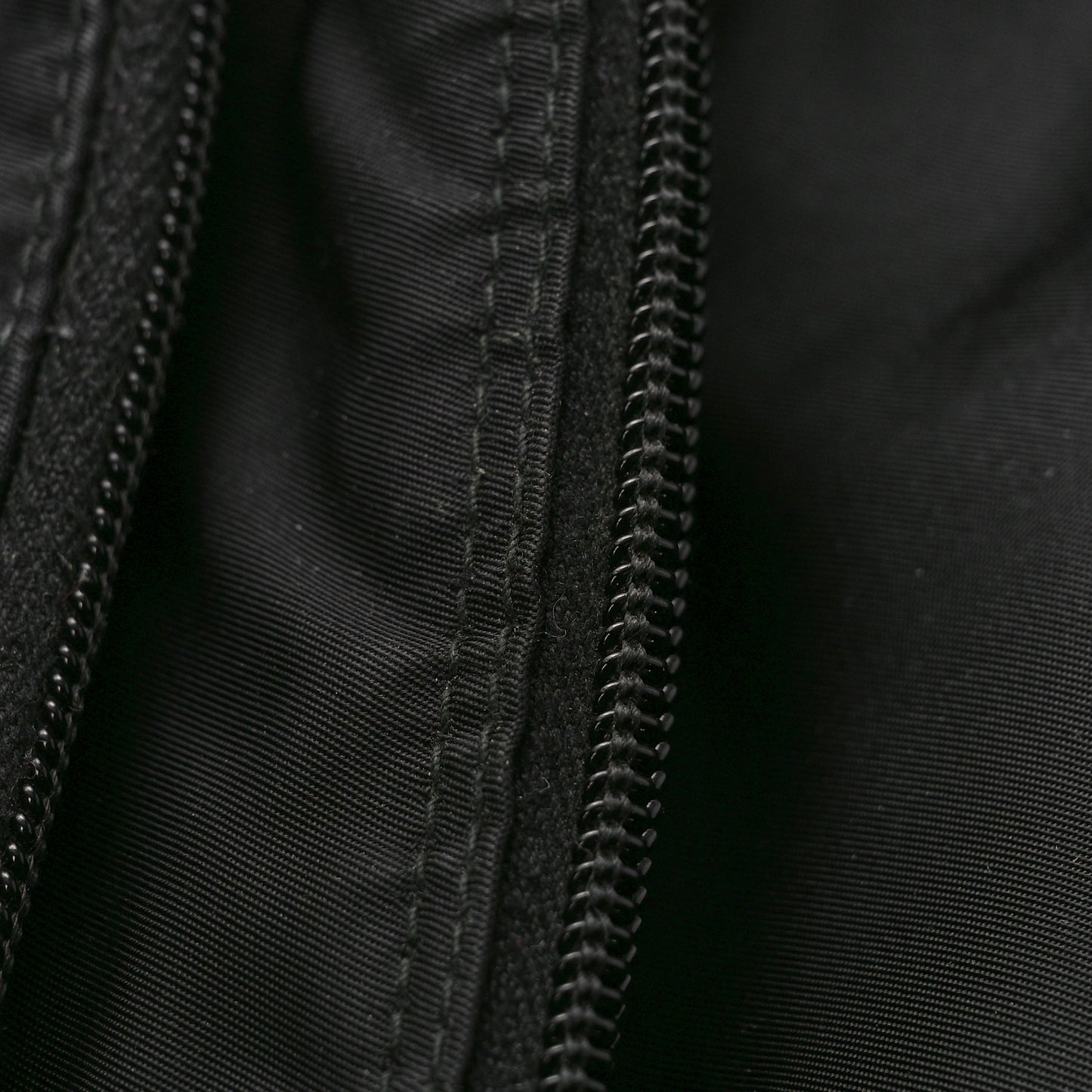 Tessuto Nylon Saffiano Vela Messenger Bag Black