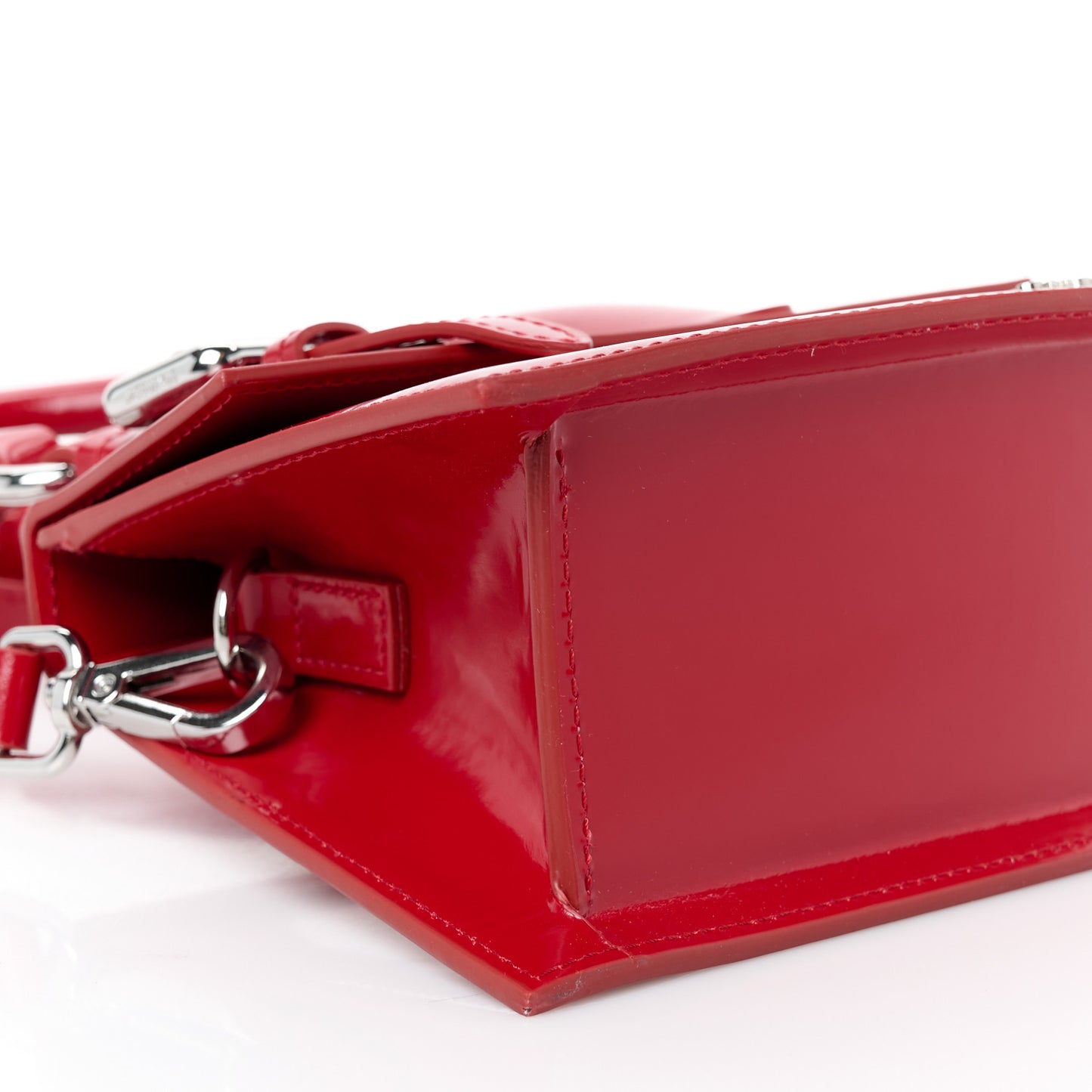 Glazed Calfskin Le Chiquito Boucle Moyen Red