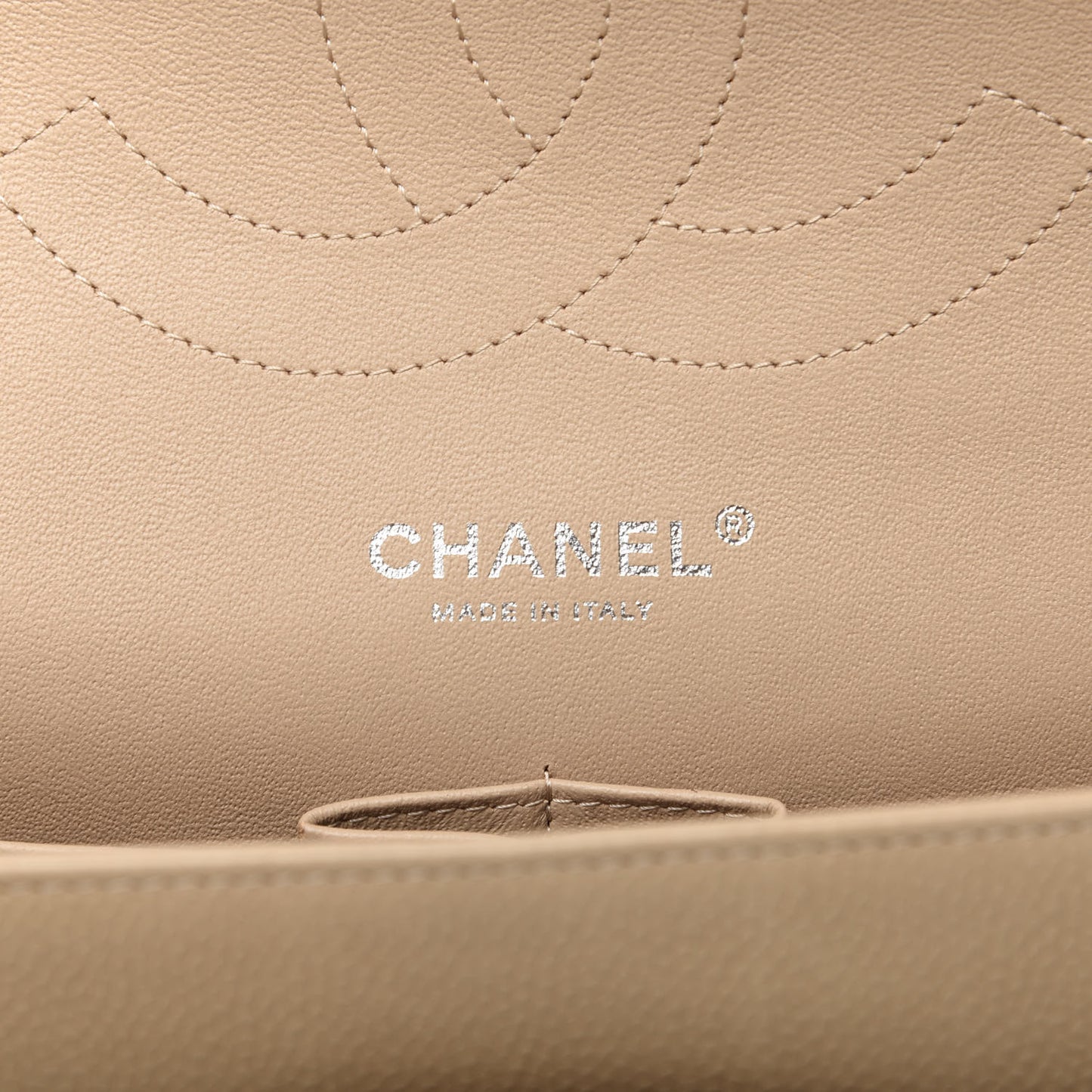 Caviar Quilted Jumbo Double Flap Beige Clair