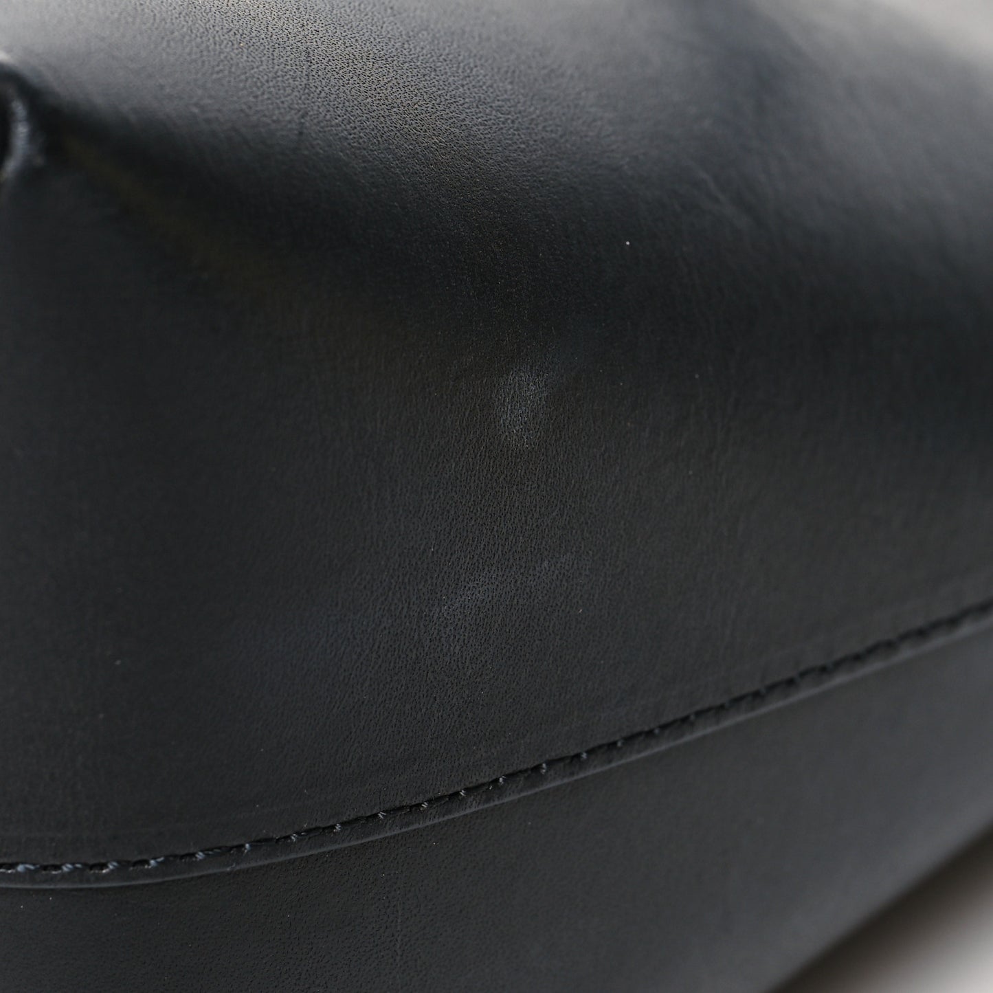 Vegetable Tanned Calfskin Bucket Bag Black Flamma