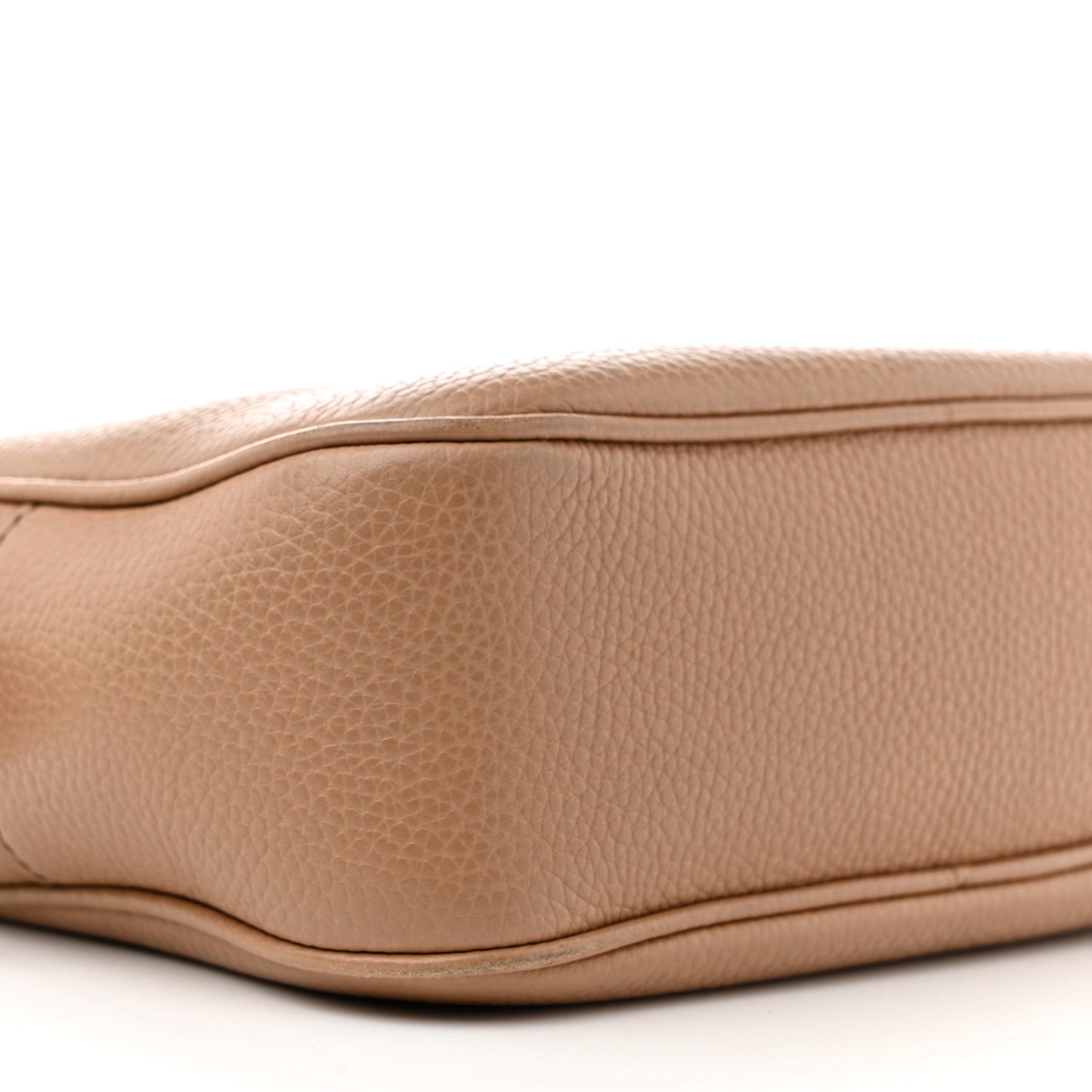Pebbled Calfskin Small Soho Disco Bag Camelia