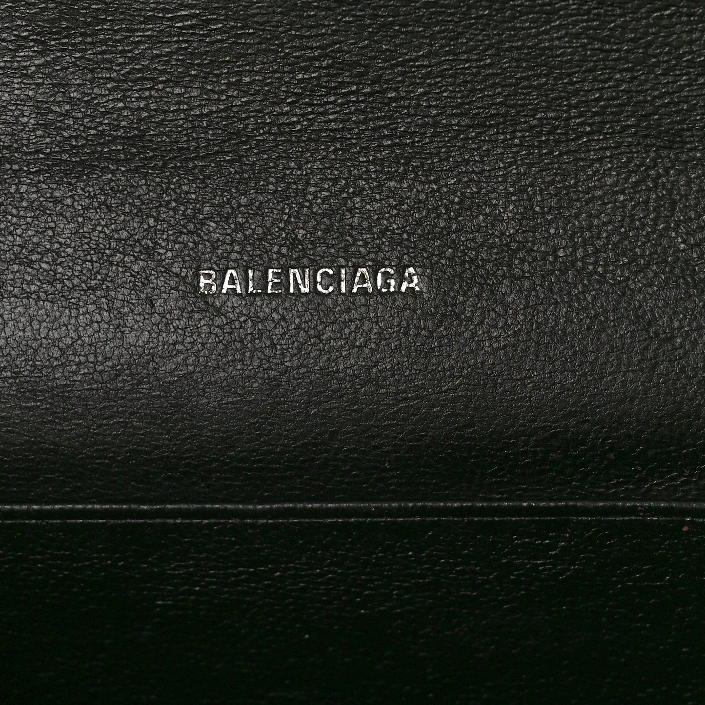 Grained Calfskin Logo Everyday Phone Holder Wallet On Chain Black White