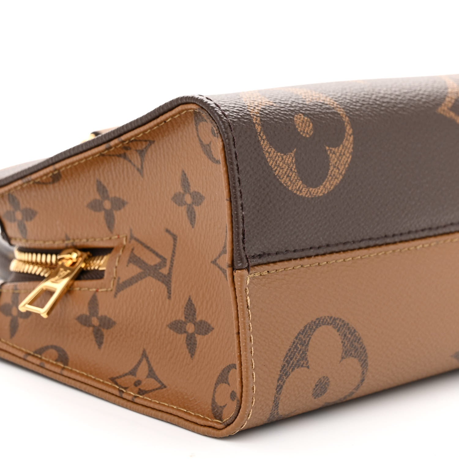 Louis Vuitton Reverse Monogram Giant OnTheGo East West 8 of 9