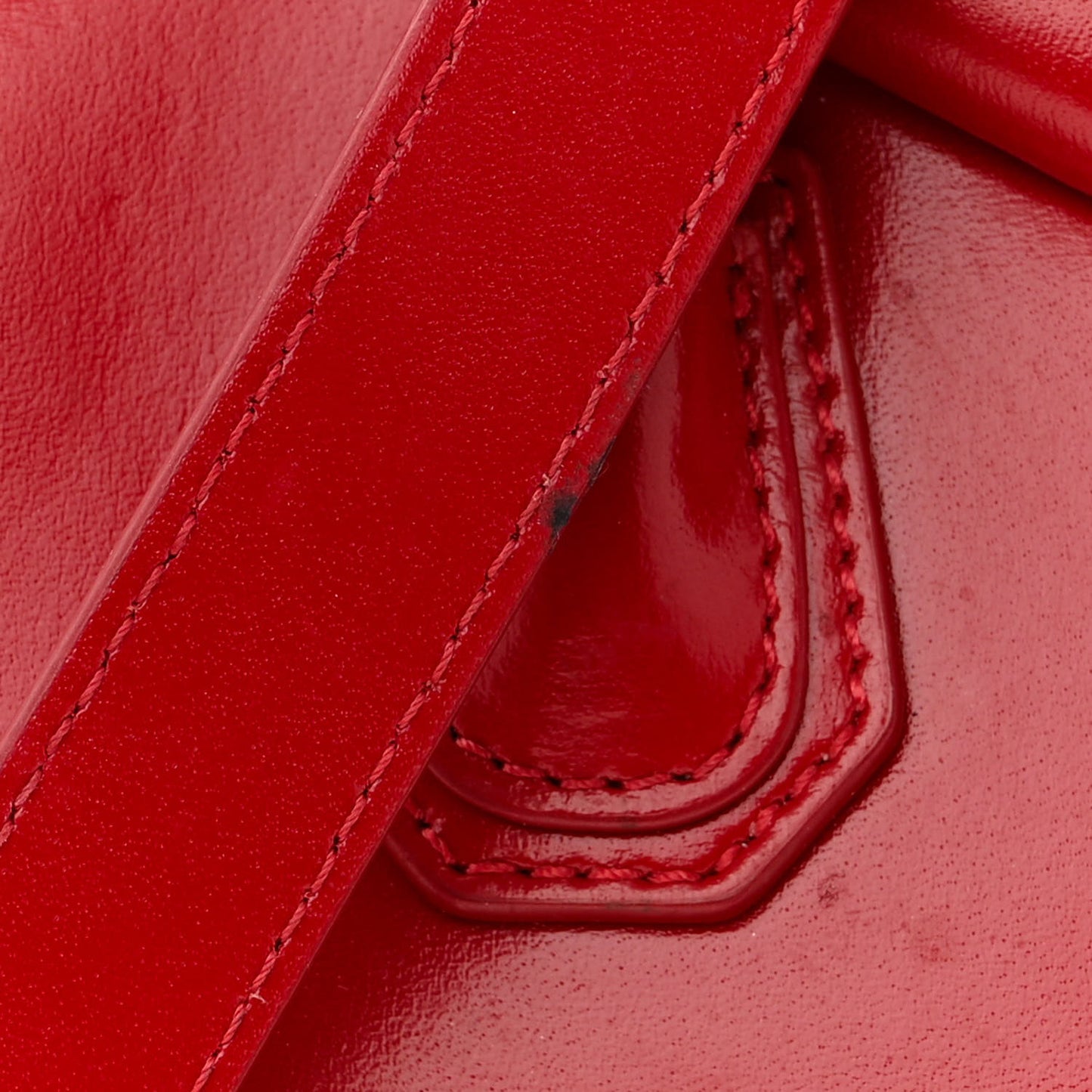 Shiny Lord Calfskin Mini Antigona Dark Red