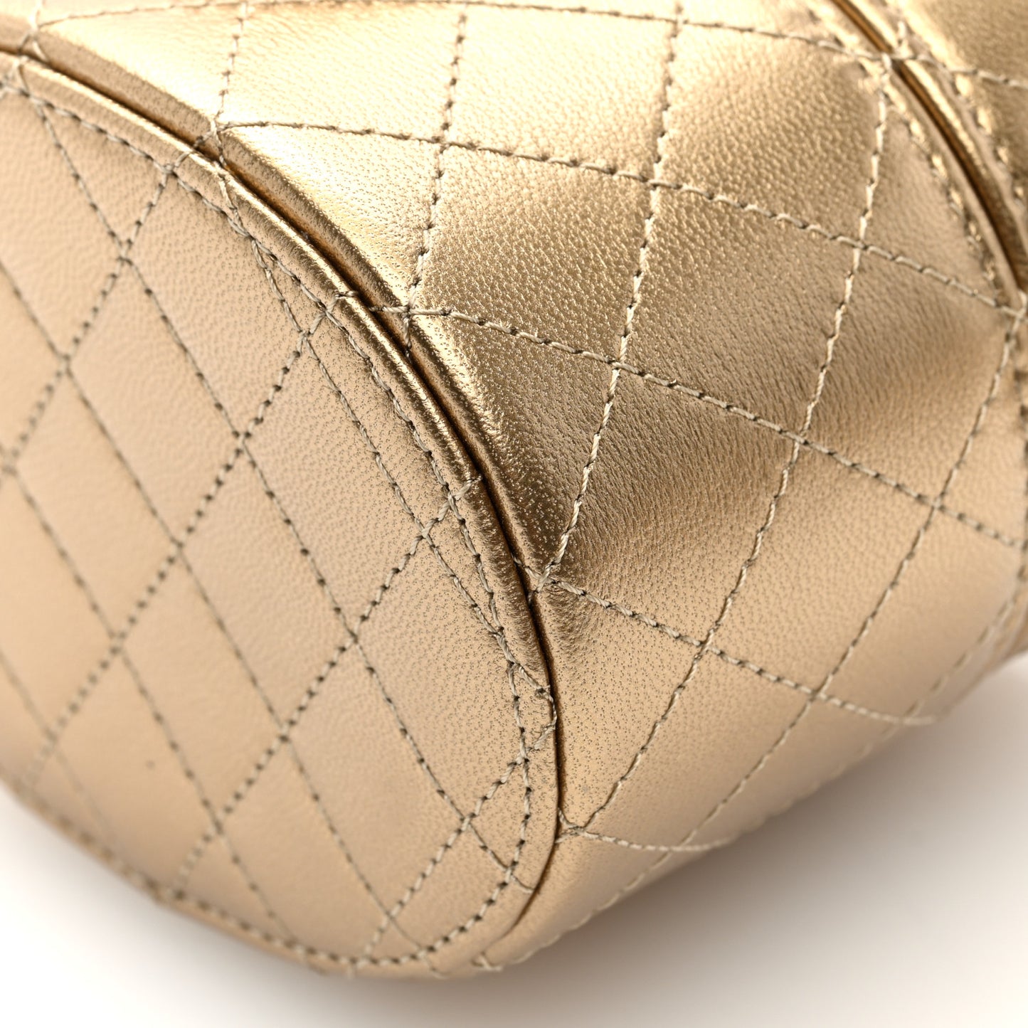 Metallic Lambskin Quilted Round Mini Vanity Case With Chain Gold