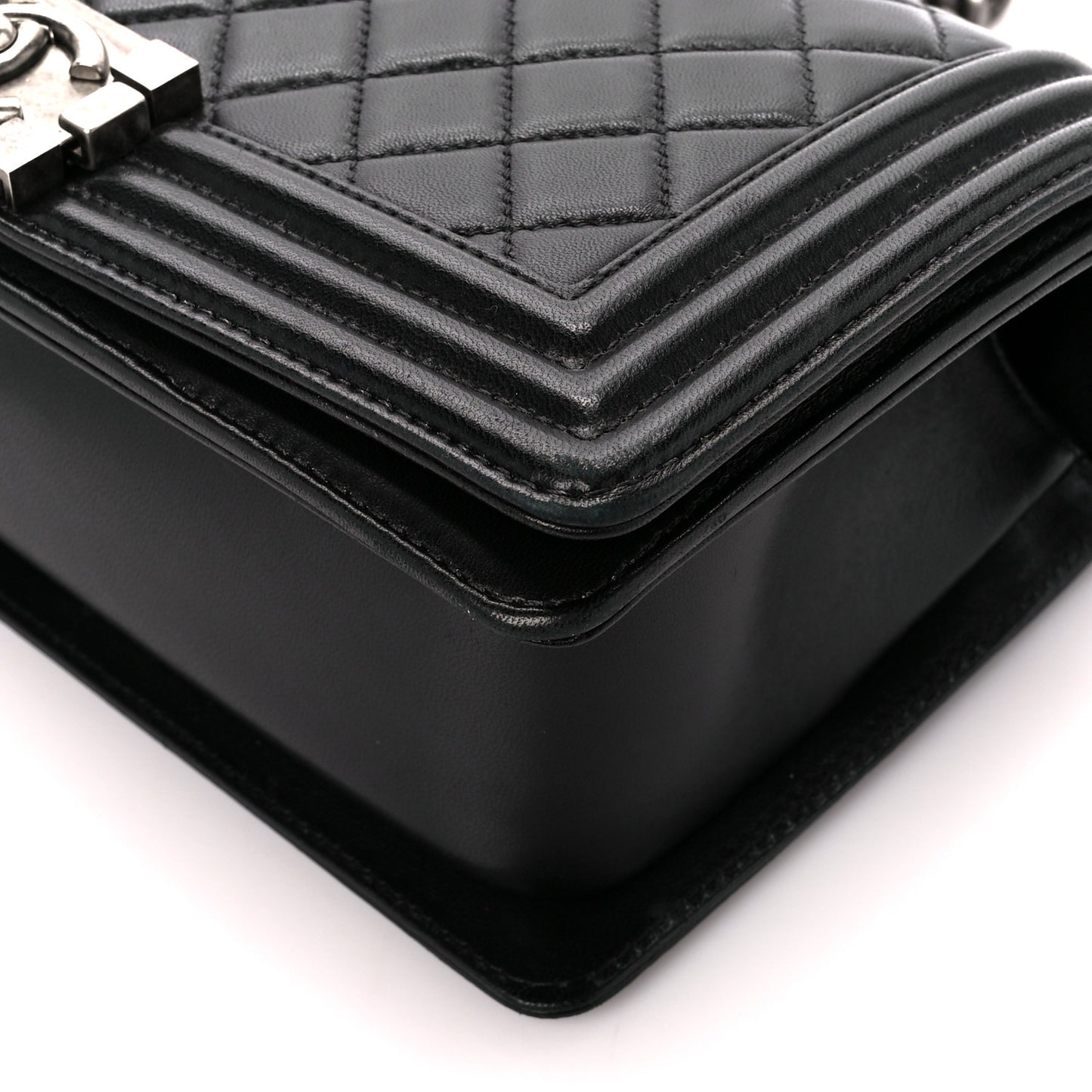 Lambskin Quilted Medium Boy Flap Black