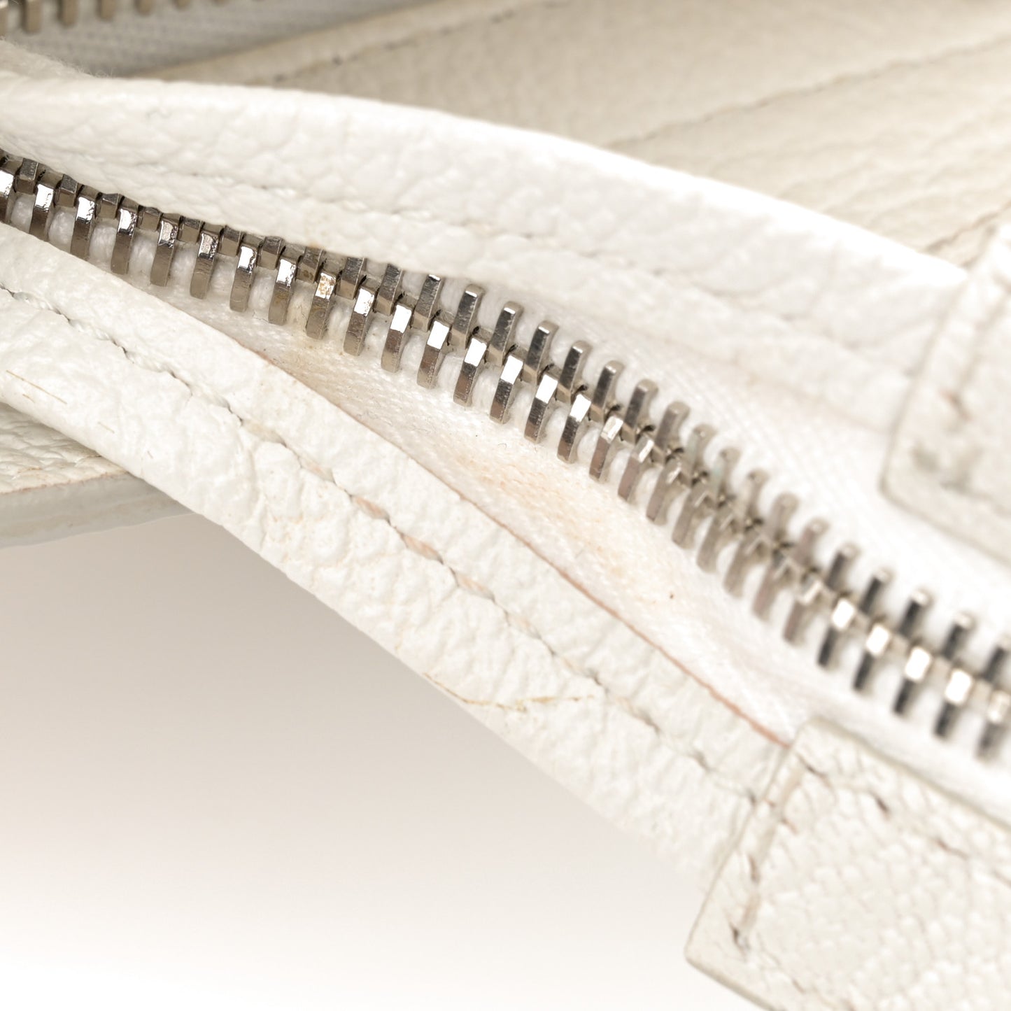 Chevre Silver Metallic Edge Hardware S City White