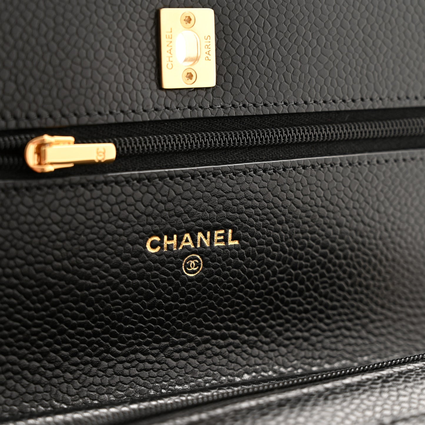Caviar Quilted CC Turnlock Wallet On Chain WOC Black