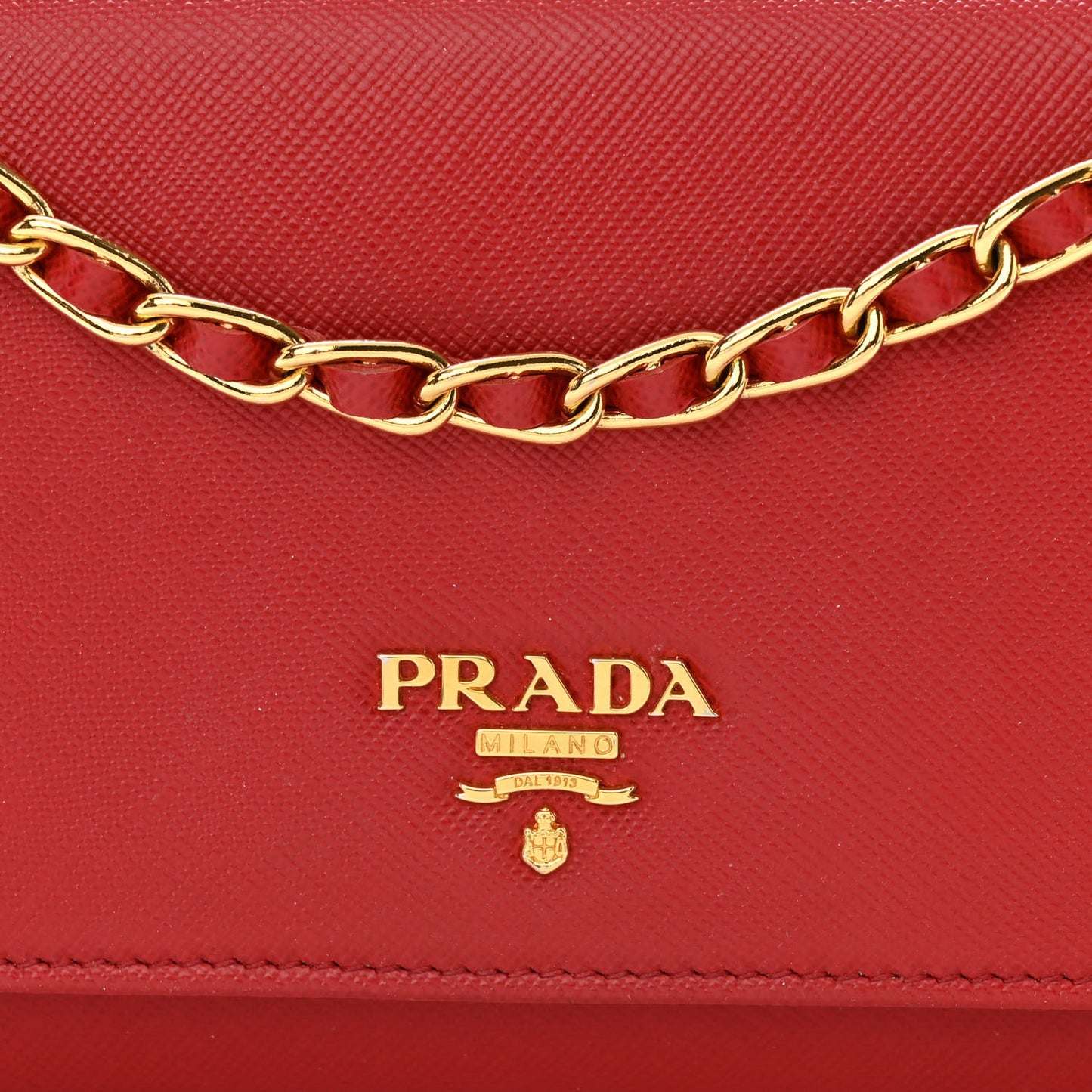 Saffiano Metal Oro Chain Wallet Fuoco