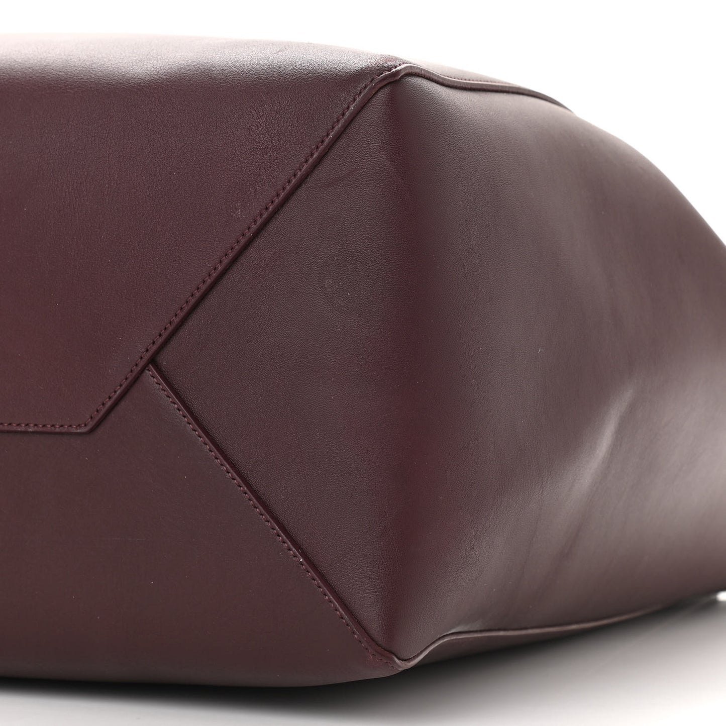 Smooth Calfskin Small Belt Cabas Phantom Burgundy