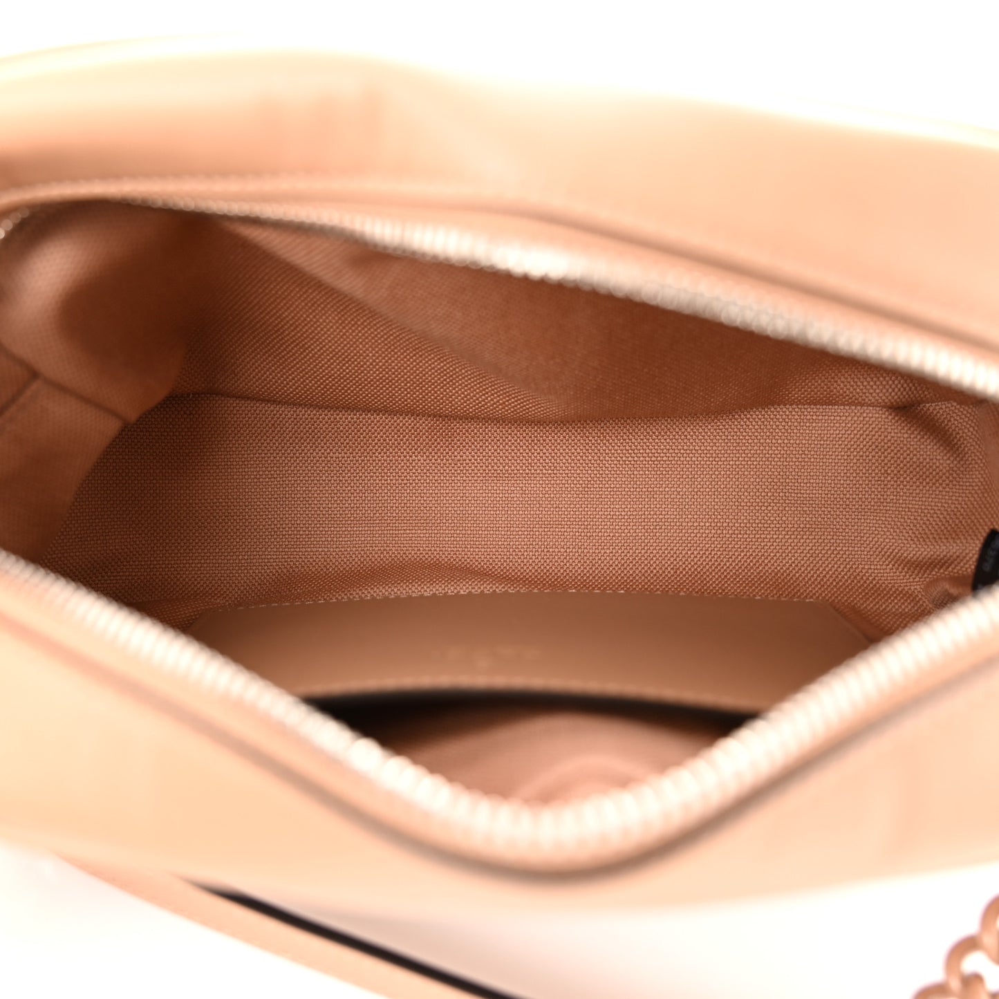 Calfskin Matelasse Monochrome Small GG Marmont Chain Shoulder Bag Camelia