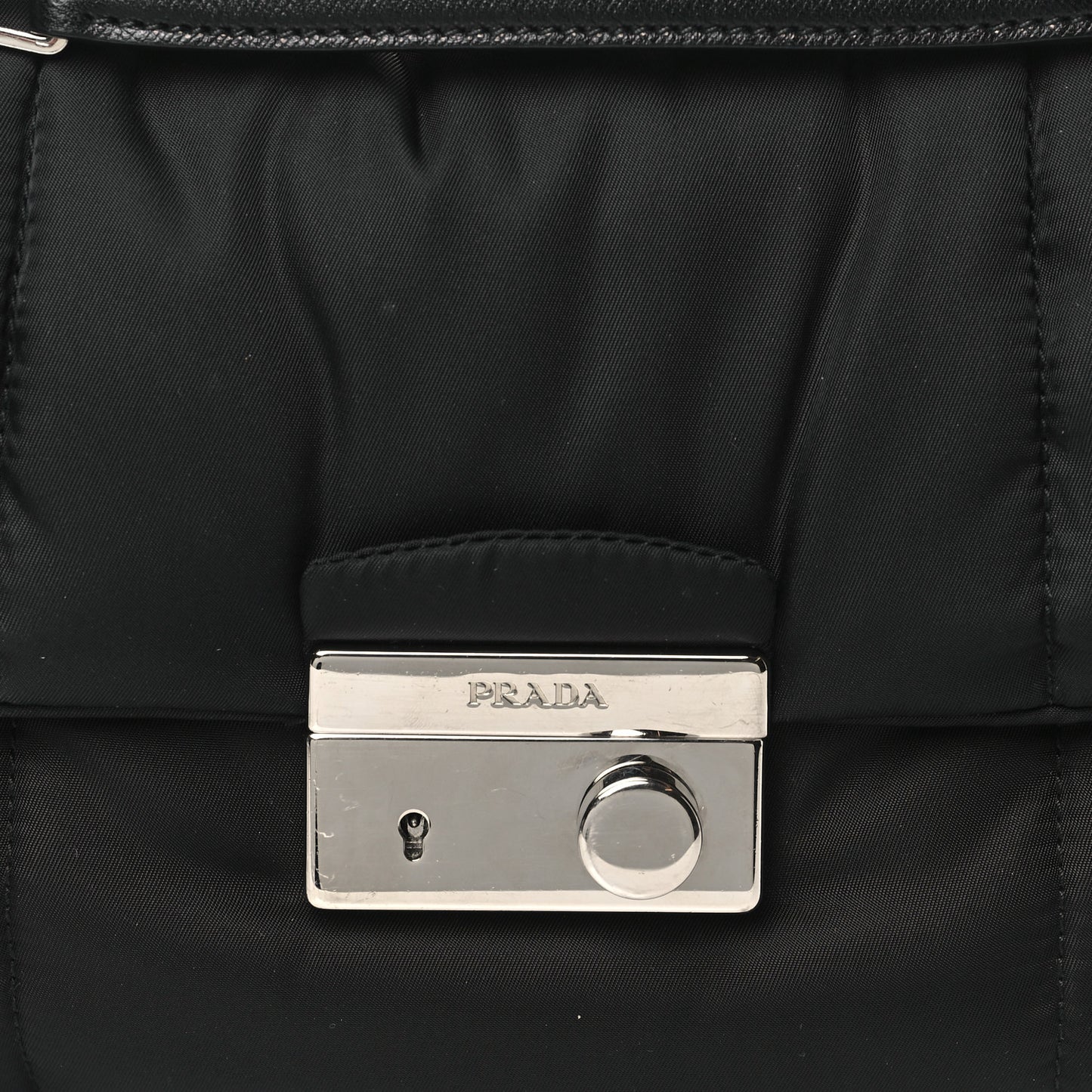 Tessuto Nylon Bomber Sound Chain Flap Shoulder Bag Black