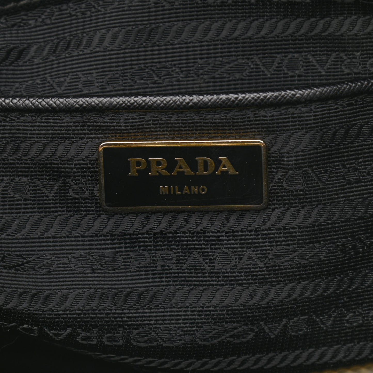 Saffiano Medium Galleria Double Zip Tote Black
