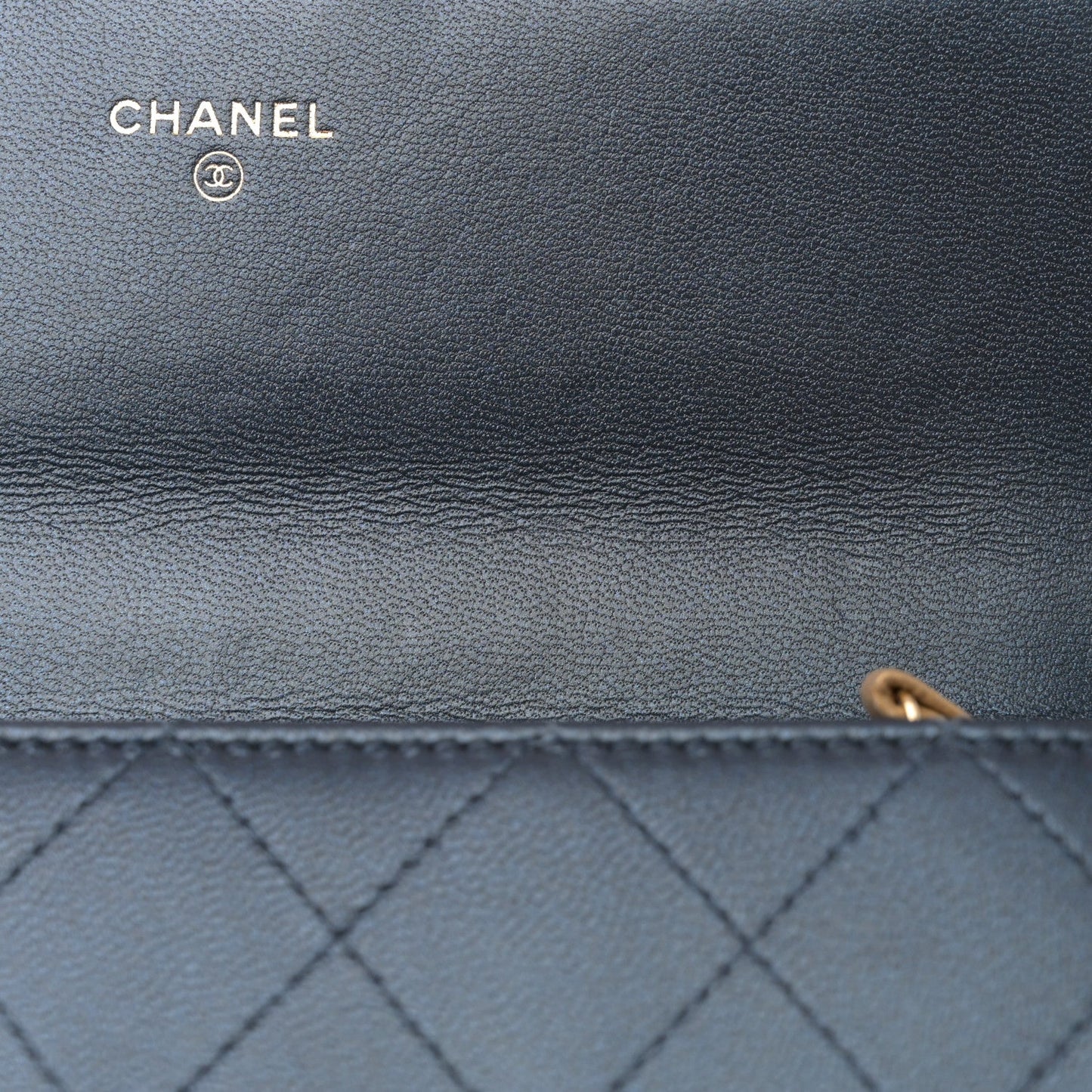 Goatskin Quilted Chic Pearls Clutch With Chain Navy