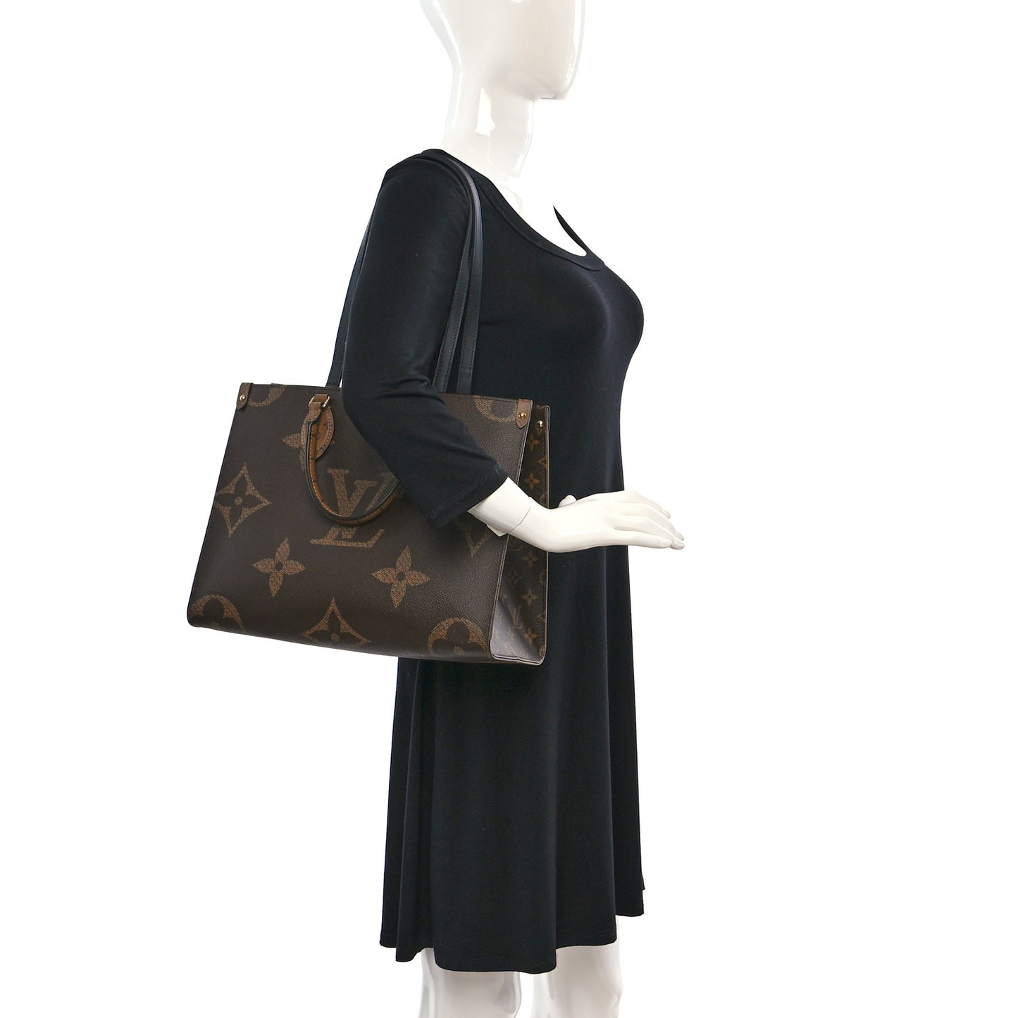 Reverse Monogram Giant Onthego MM