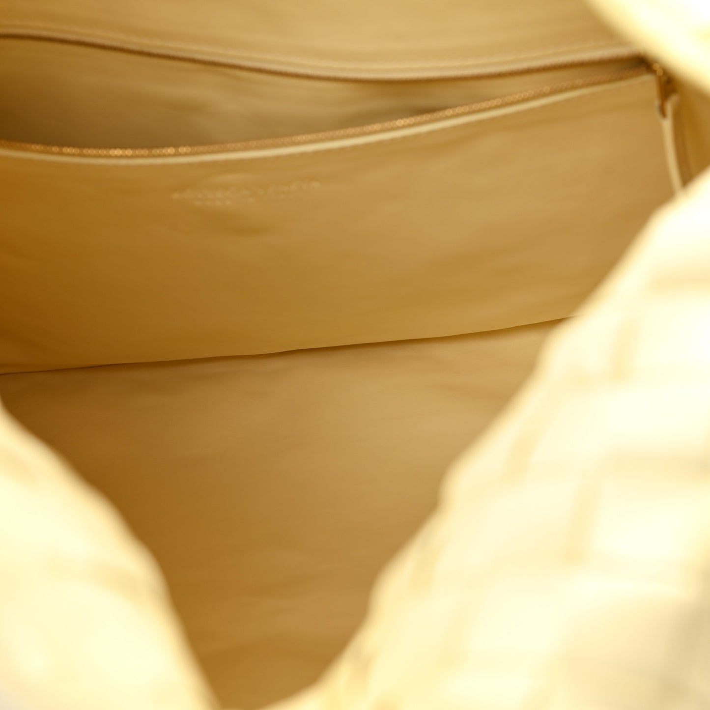 Calfskin Intrecciato Large Hop Camomile